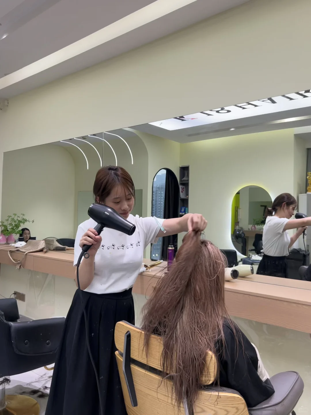 我女朋友是个00后女托尼