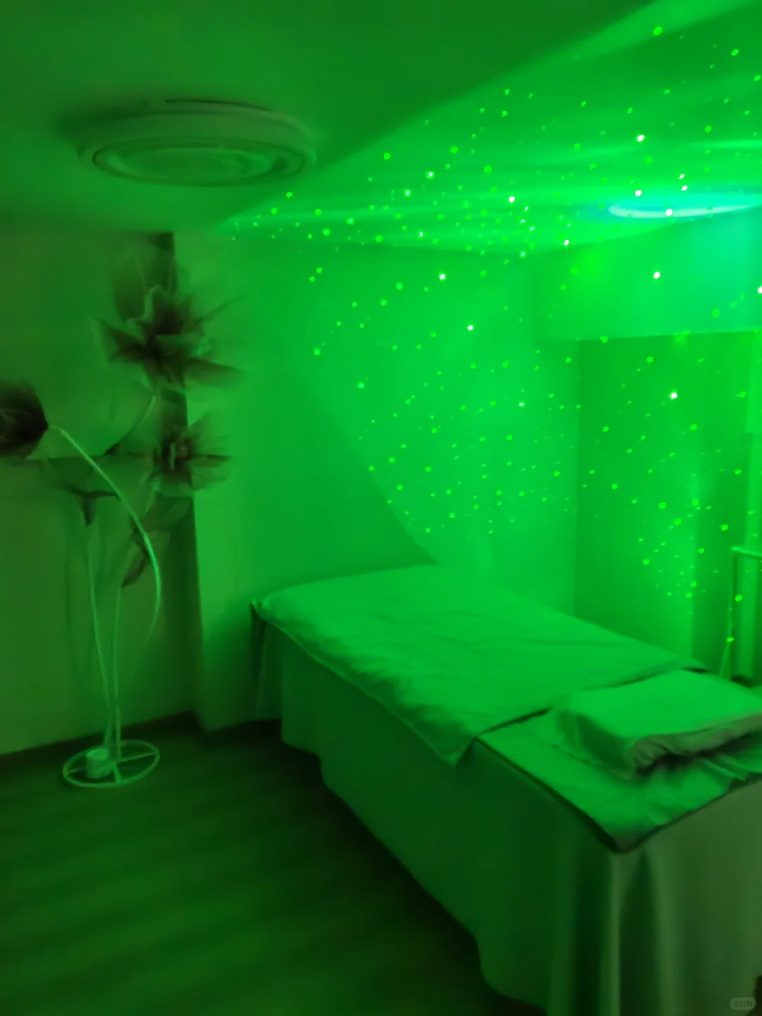 男朋友手刷到广州的这种按摩店环境正常吗？