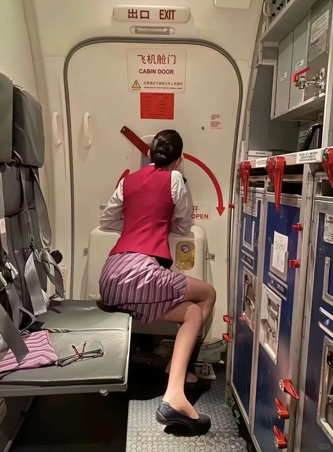 成都98空姐 真诚等待一个愿意陪我过冬的boy