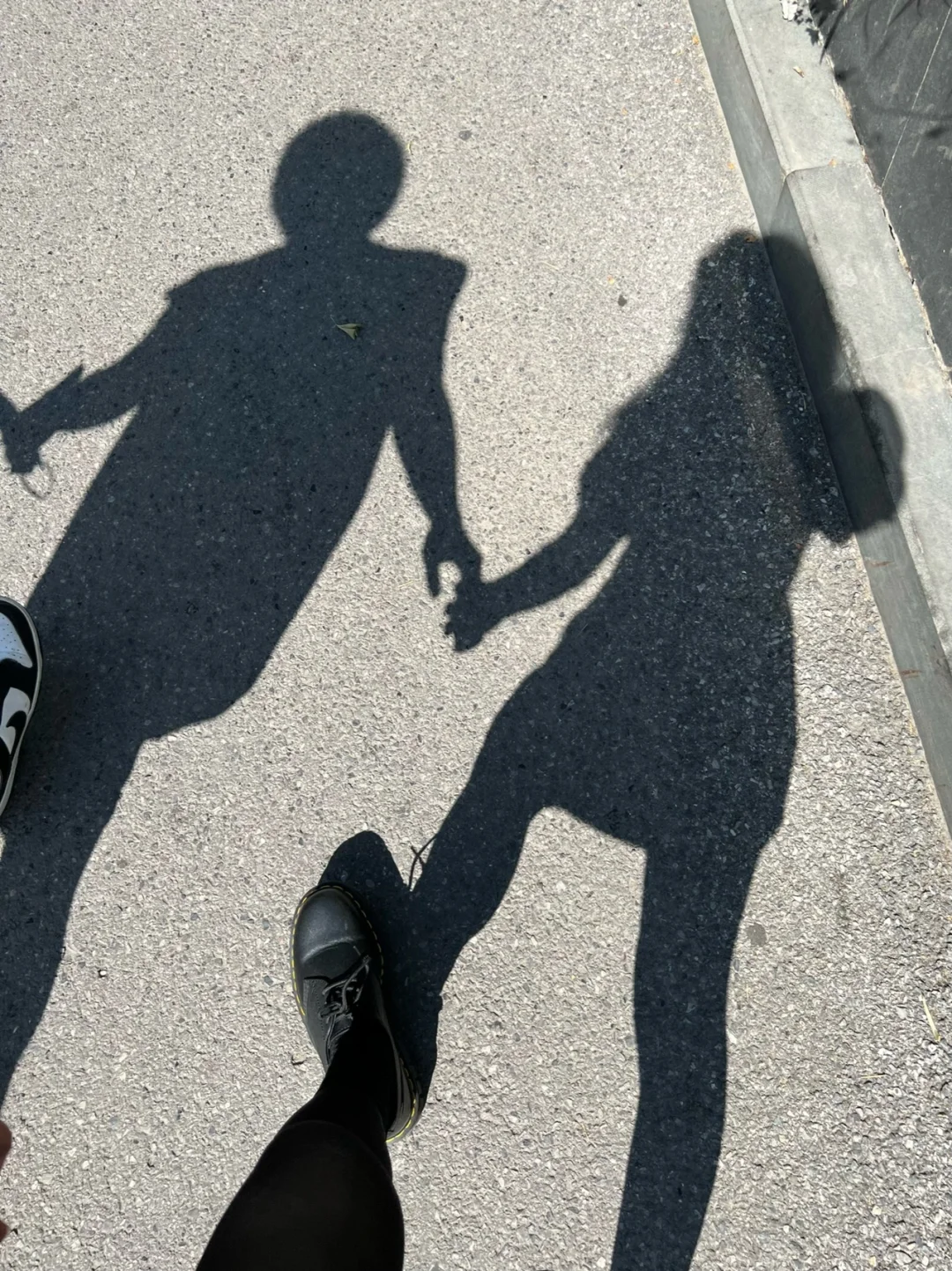 恋爱日记｜牵手照🫶🏻｜一直这样走下去吧🌷