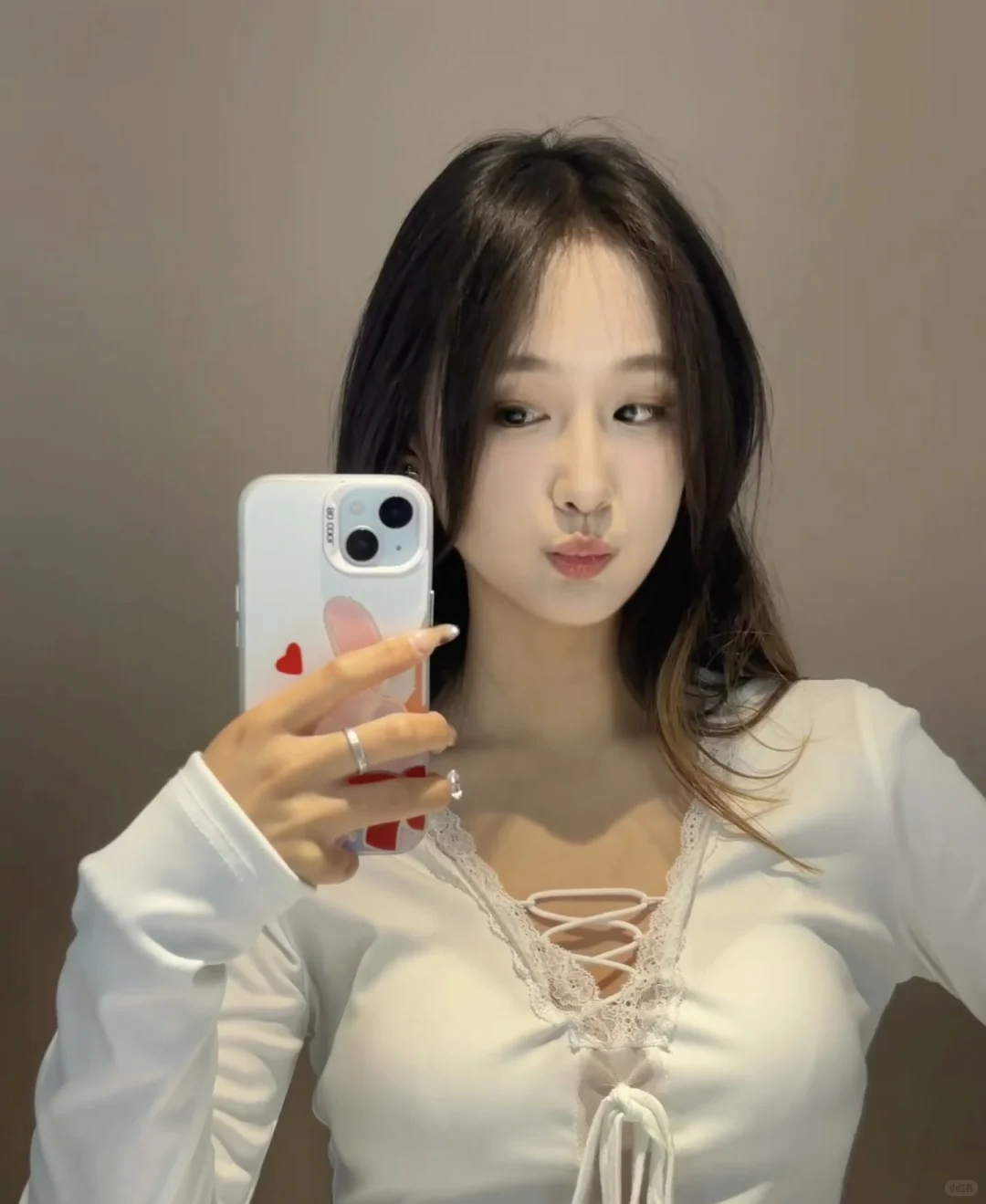 也看的过去吧 能带出去长脸的