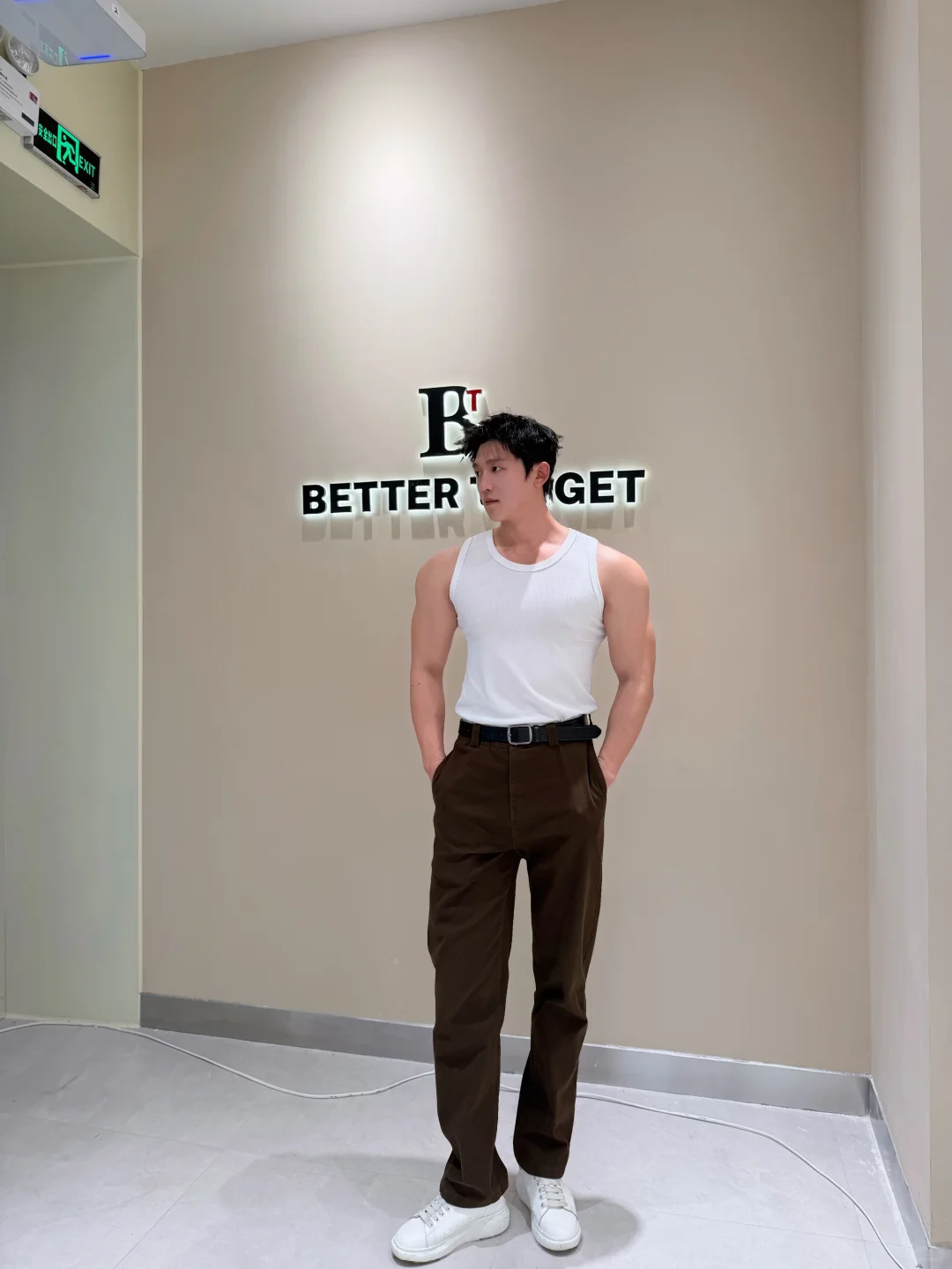 陪女朋友逛街被这家新开的服装店种草了！！