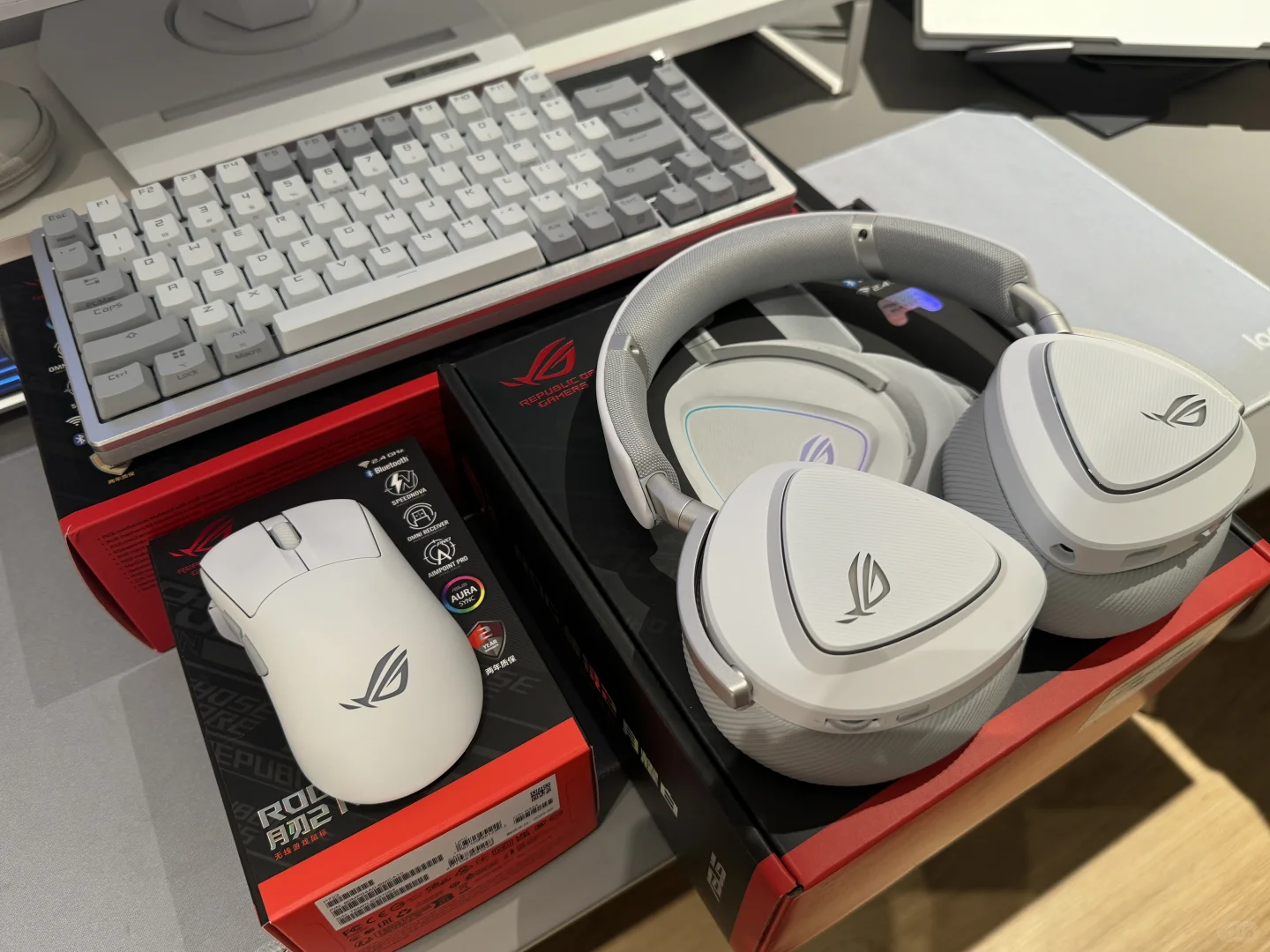 真的无语，女朋友就送套游戏外设真服了