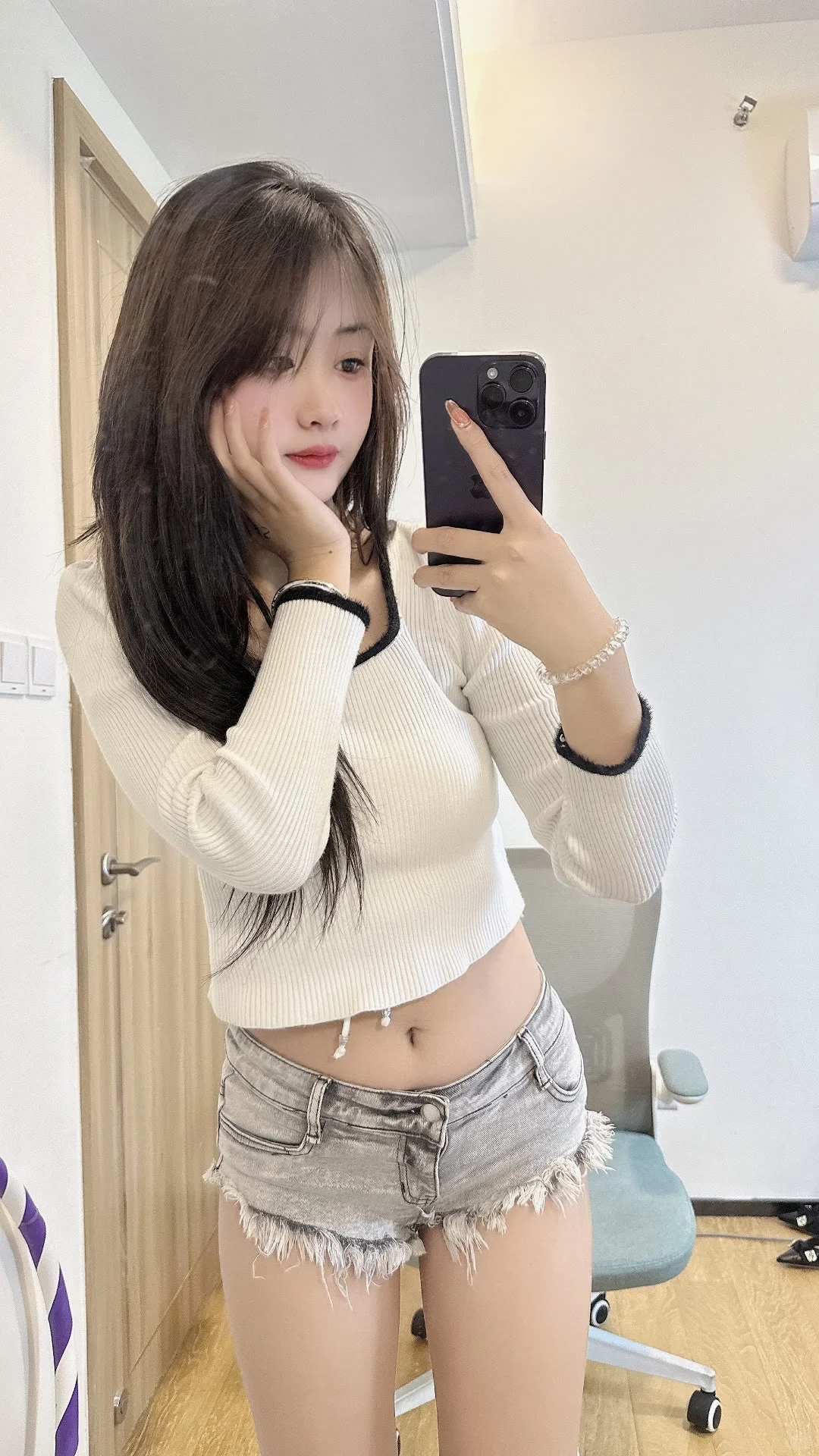 成都女大 这样的身材 可爱在性感面前不值一提 完美身材 正常穿搭可出门 正常穿搭