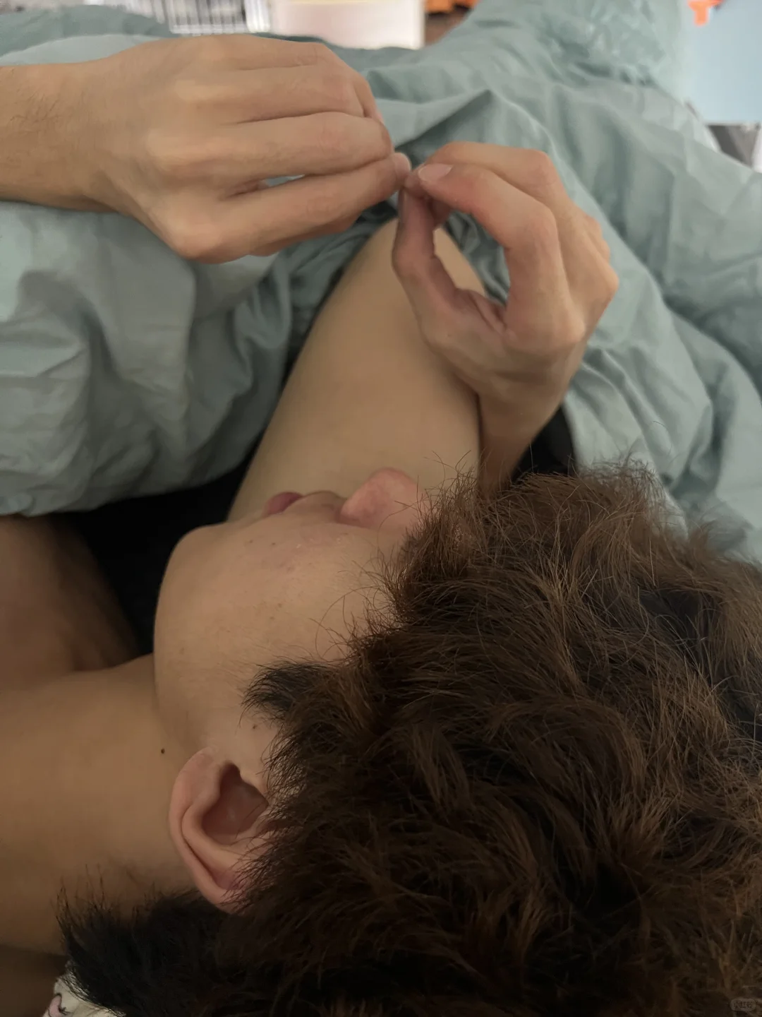 有个超级粘人的男朋友是种什么体验