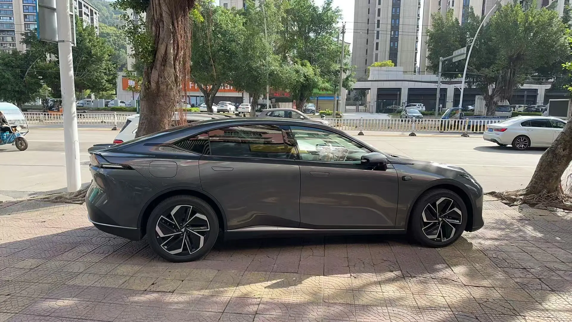 新手也敢开！深蓝L07辅助驾驶太友好