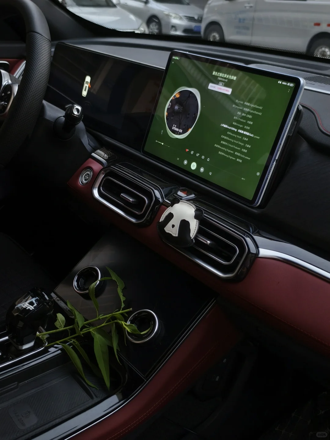 月薪3k开上SUV，优雅永不过时✨