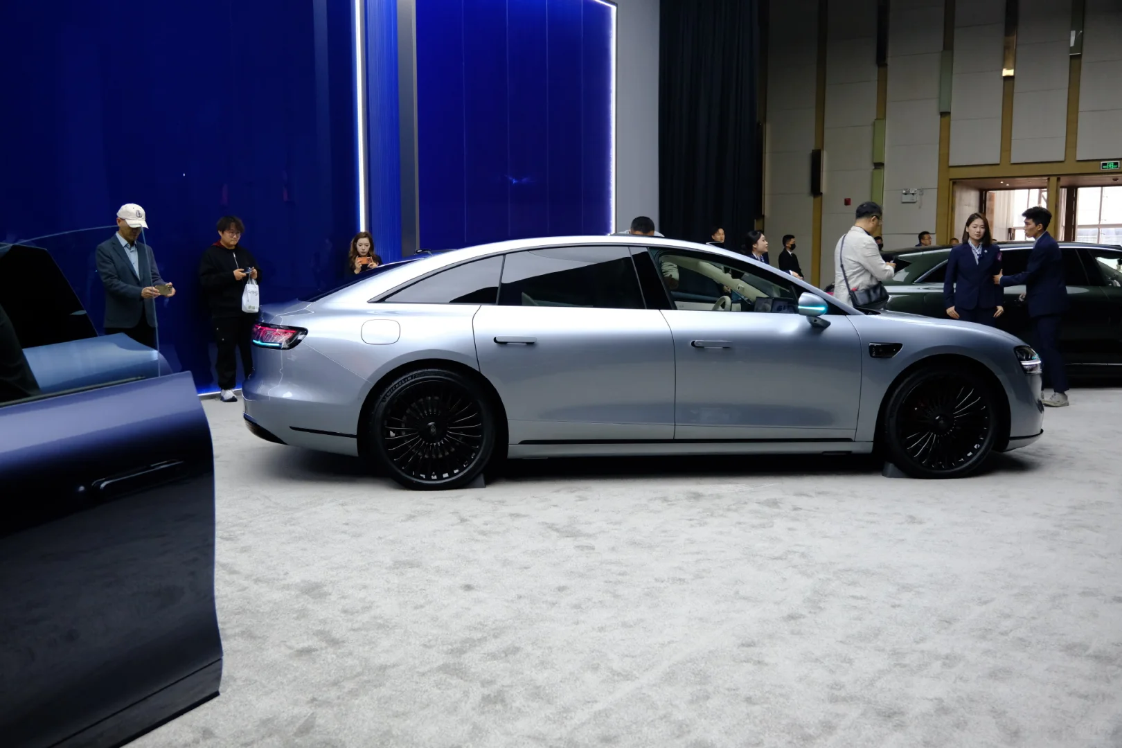 享界S9银色黑曜套件真好看