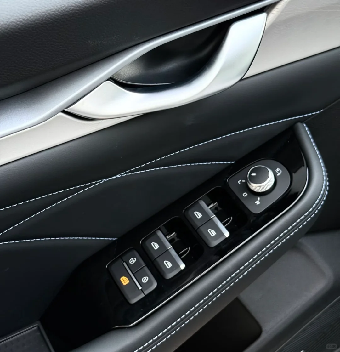 这才是国产A级车的“黑武士”颜值天花板🖤