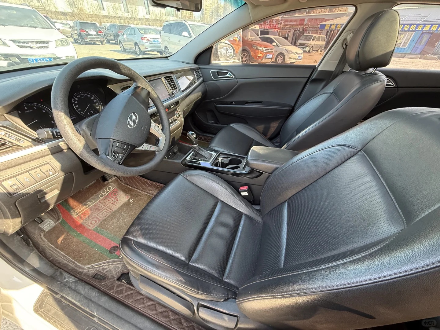 出20年现代名图，1.8L。