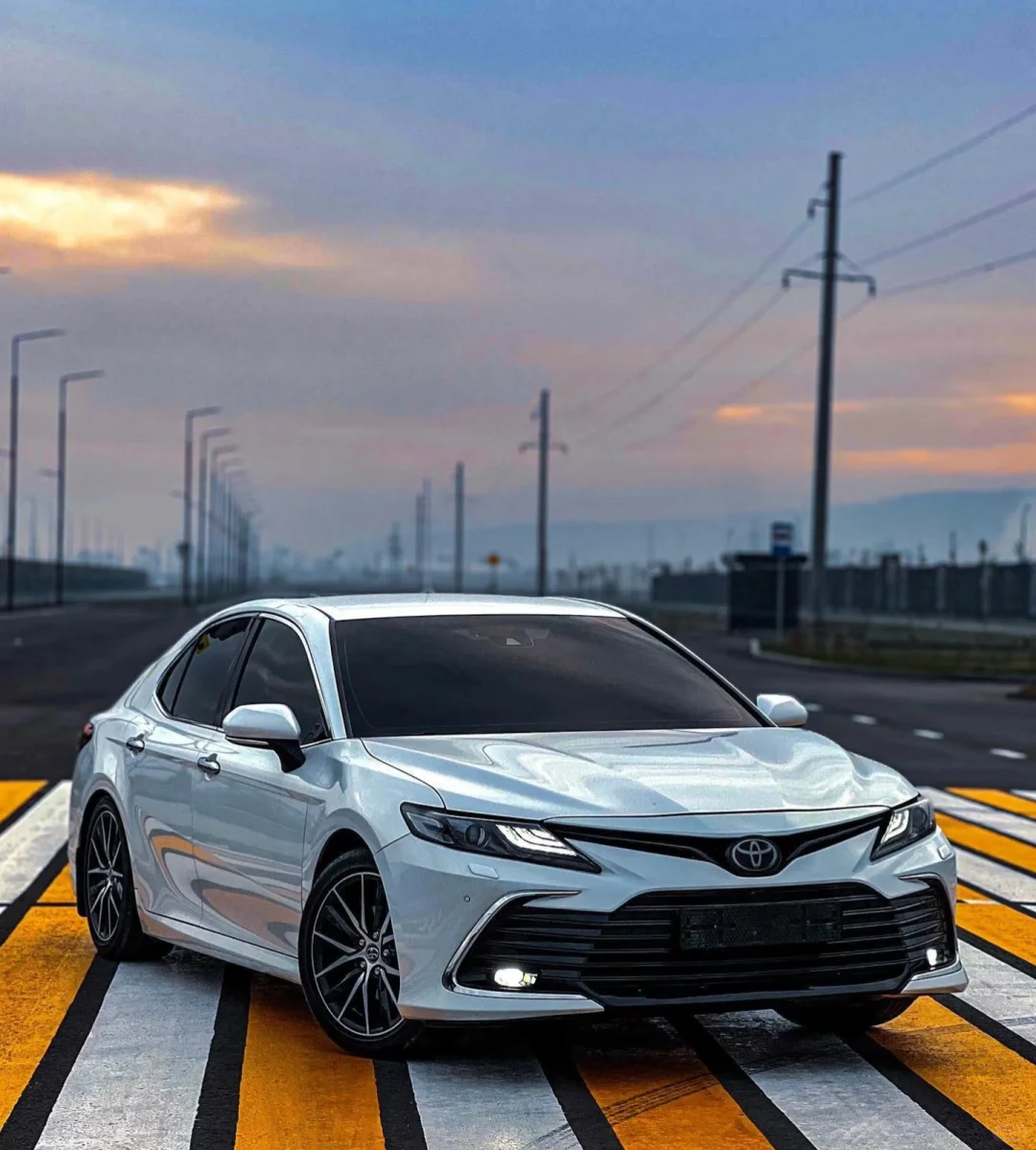 🚗8代凯美瑞：颜值与实力并存，家用轿车的天