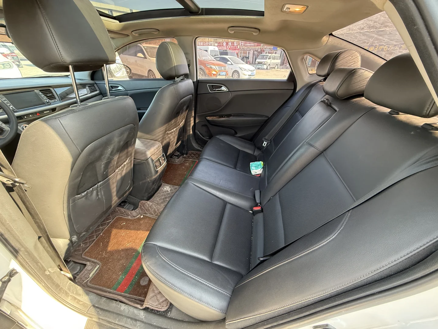 出20年现代名图，1.8L。