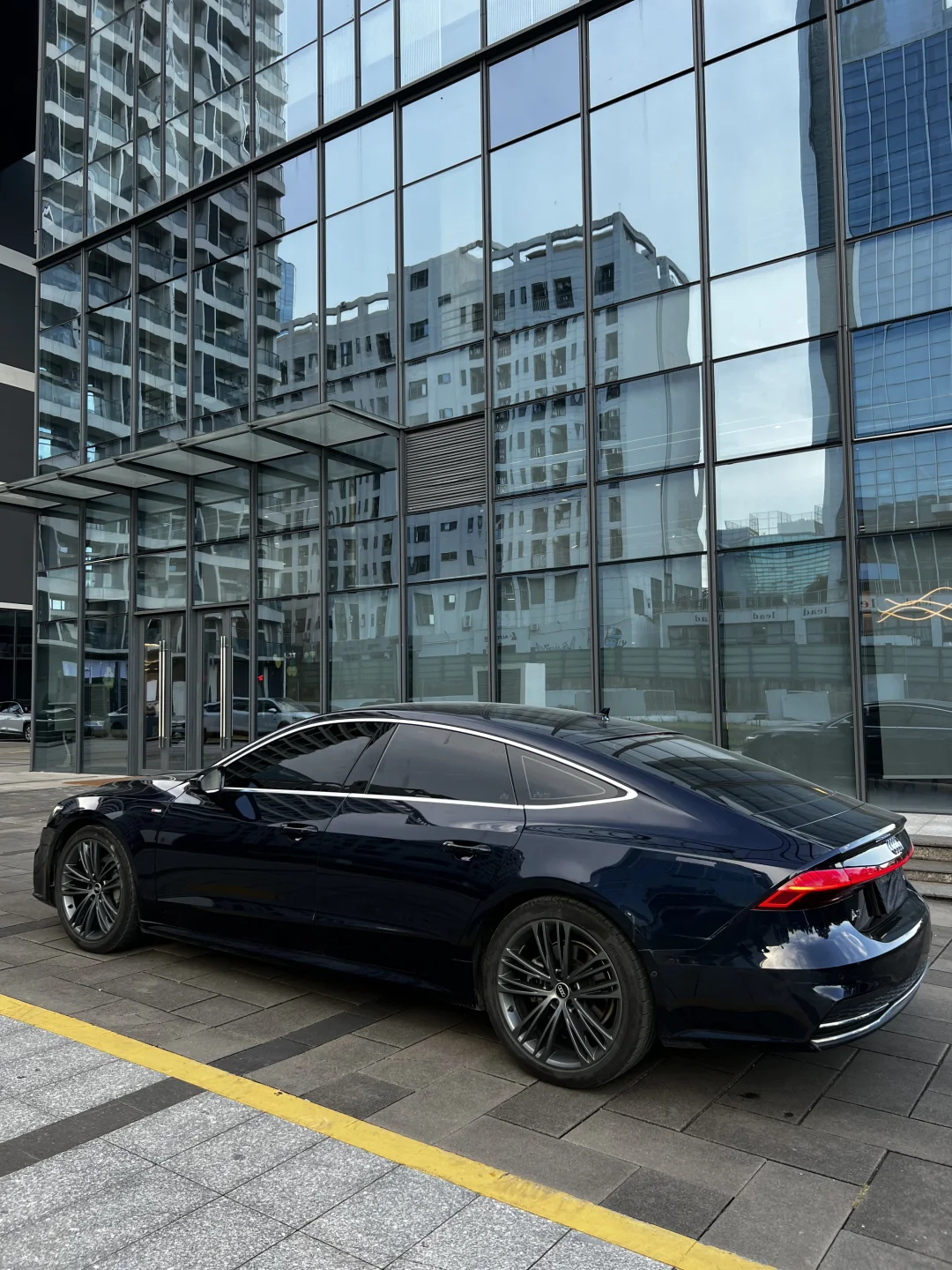 全款售价15.8万🉐2023年23款奥迪A7