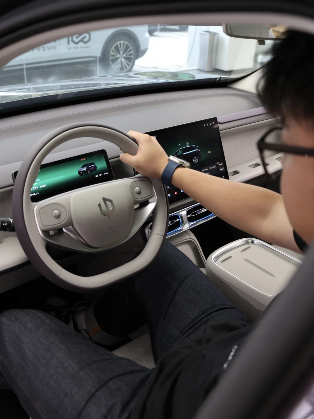 10万级纯电SUV学霸，年底买车就选它！