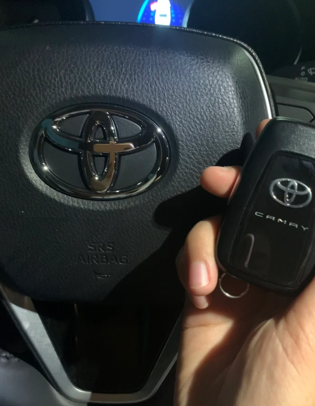 26岁靠自己买下人生第一台车，凯美瑞真香！