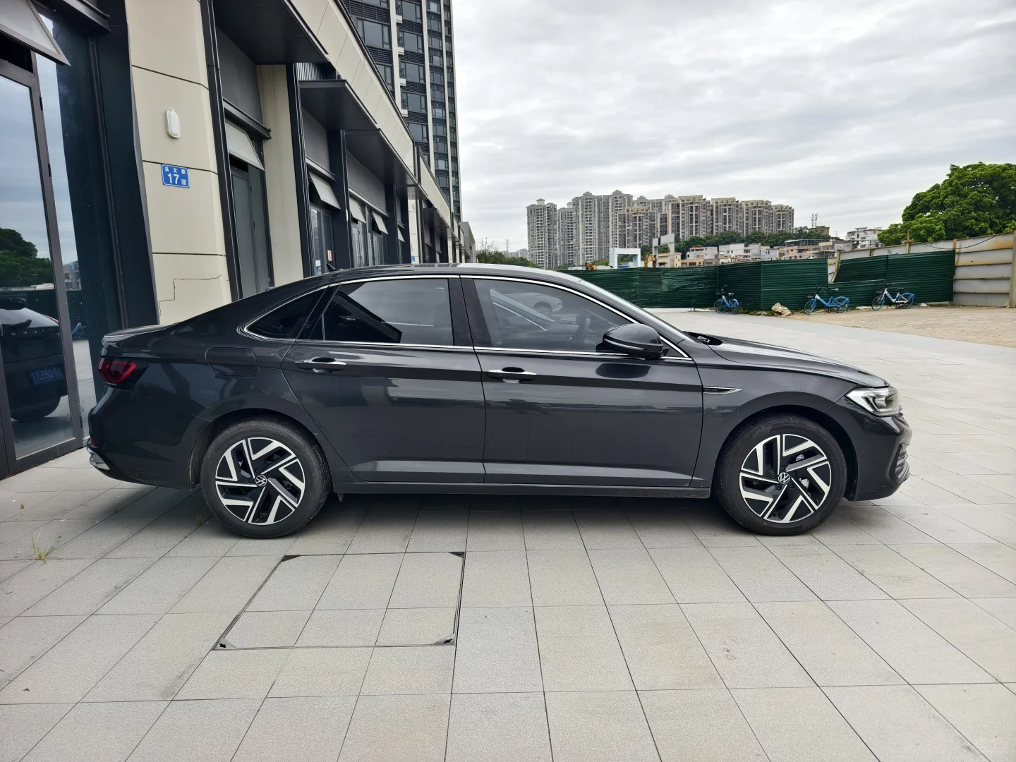 试驾同事的车：24款大众速腾