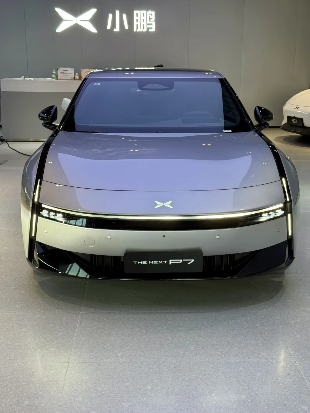 全新小鹏P7实拍｜优雅与科技并存的智能电轿