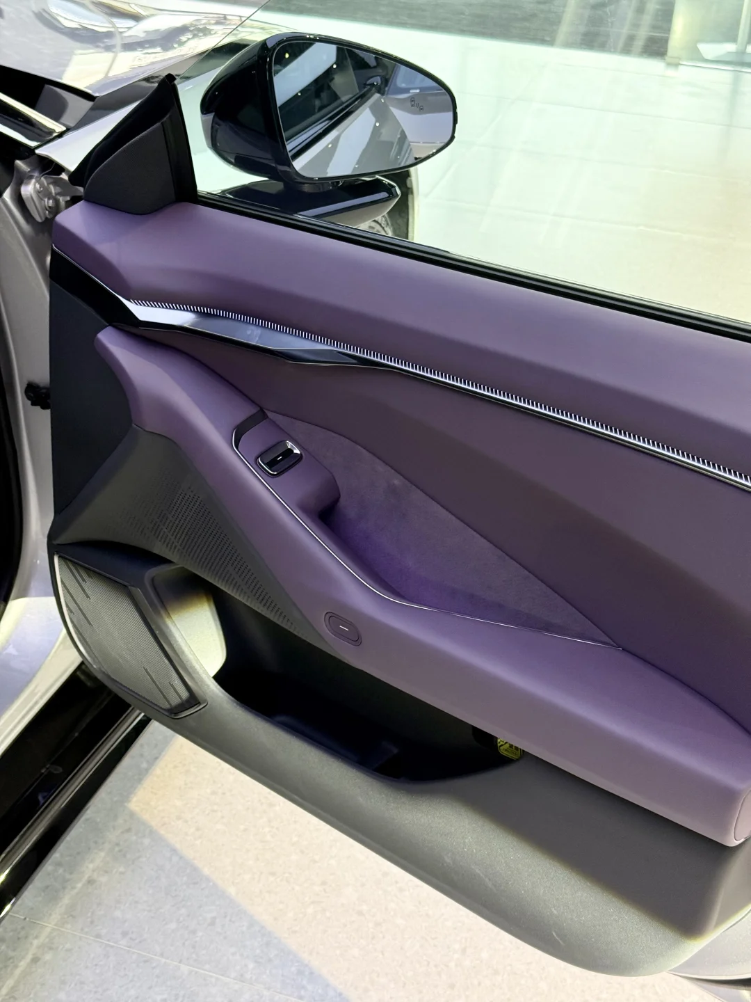 全新小鹏P7实拍｜优雅与科技并存的智能电轿