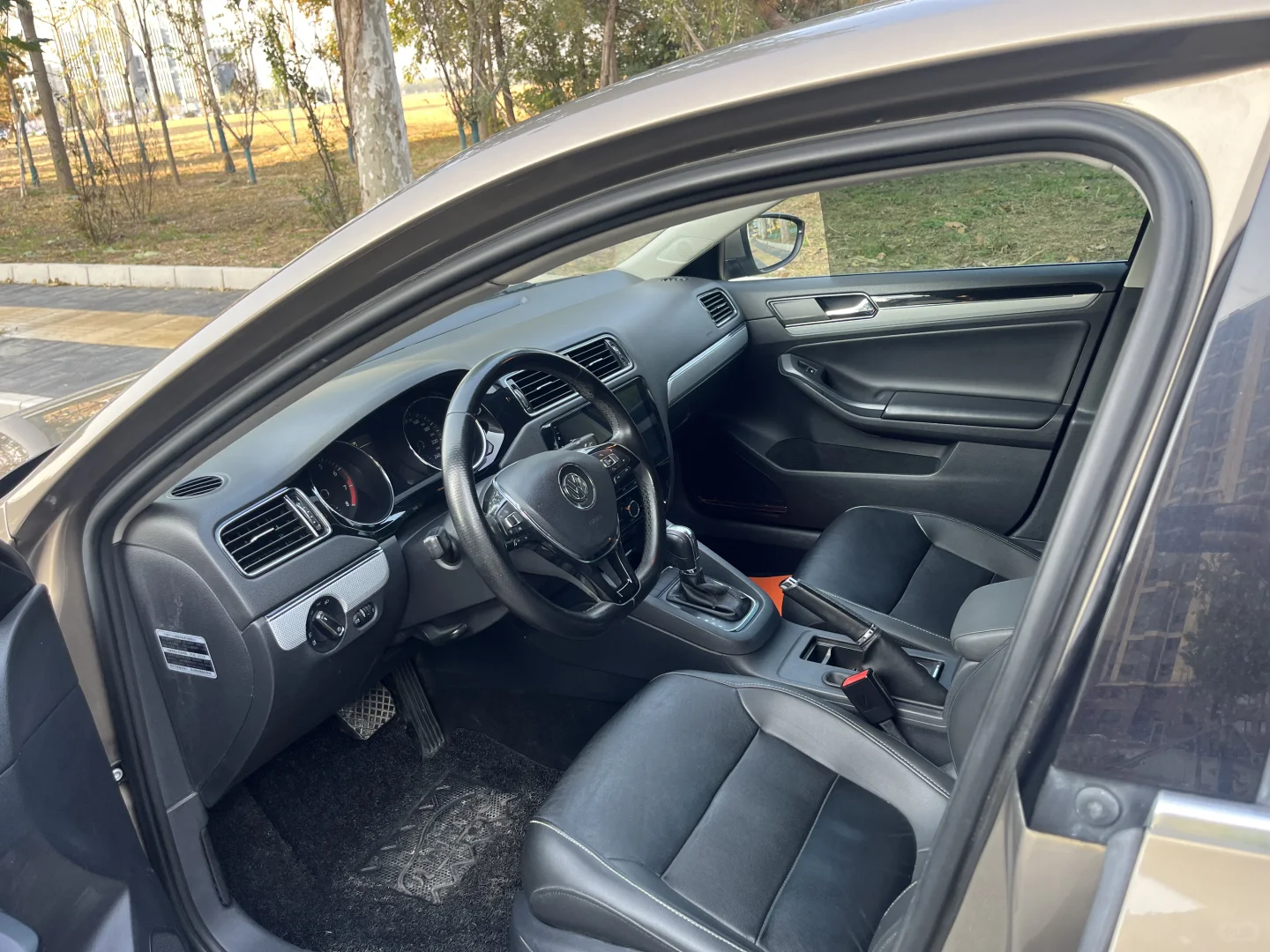 京牌2017大众速腾1.4t带铁片几万块！