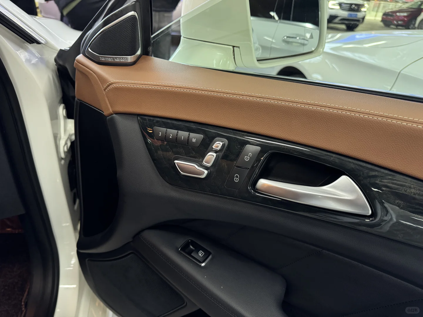 最美轿跑—奔驰CLS260