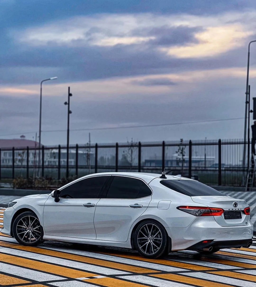 🚗8代凯美瑞：颜值与实力并存，家用轿车的天