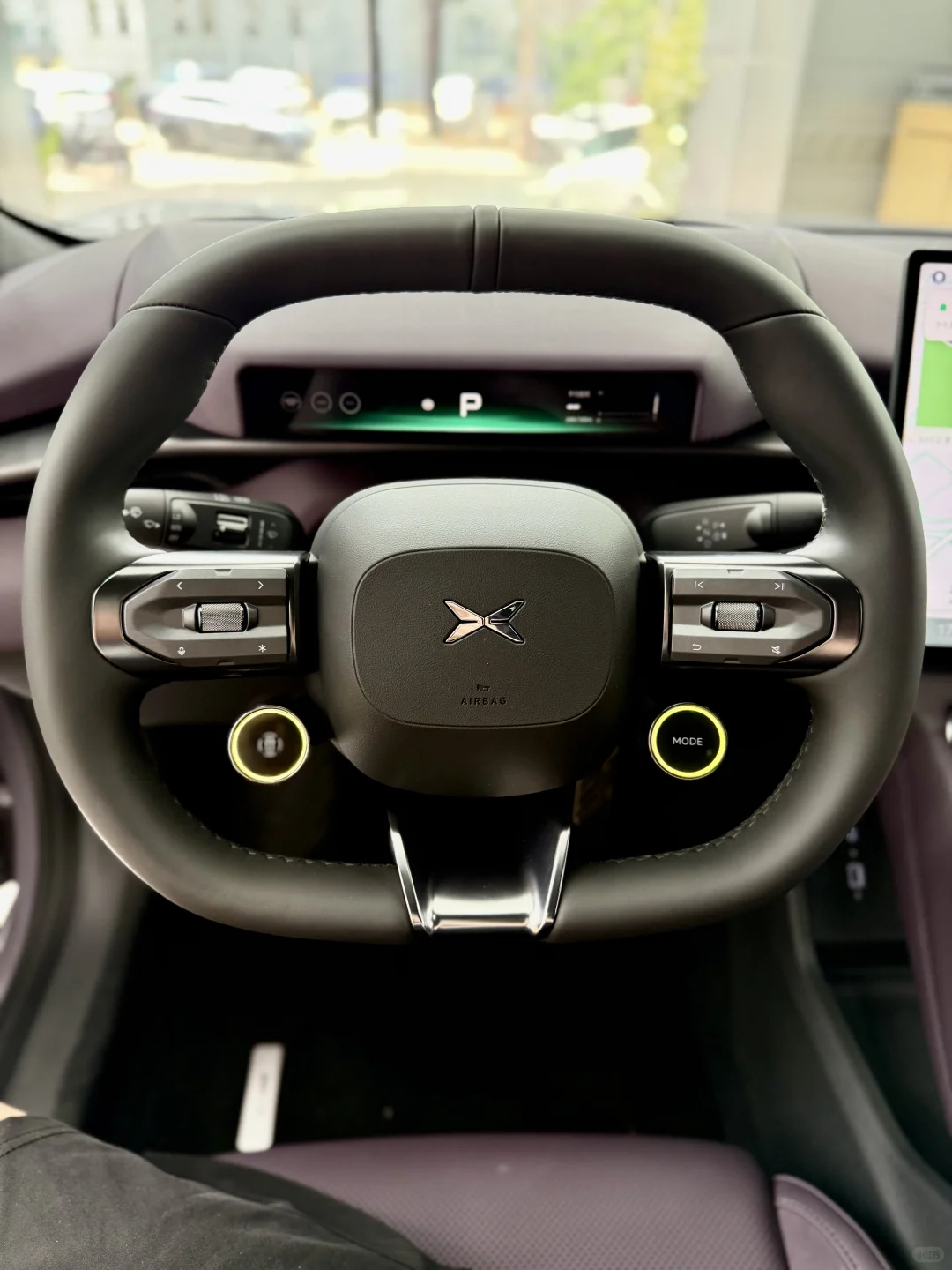 全新小鹏P7实拍｜优雅与科技并存的智能电轿