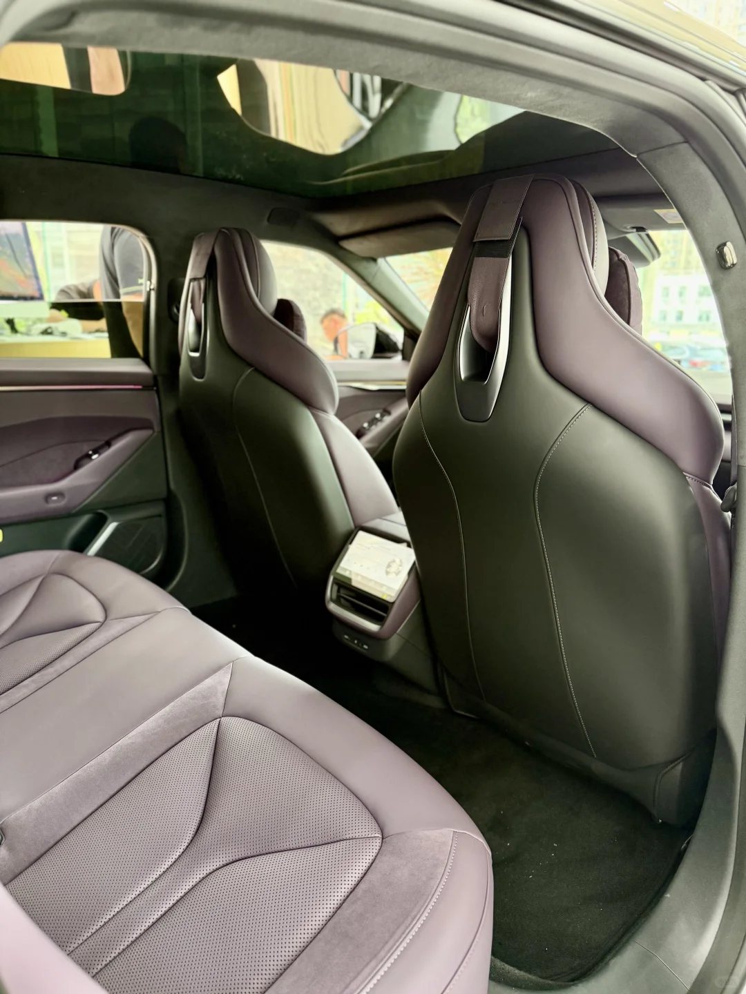 全新小鹏P7实拍｜优雅与科技并存的智能电轿