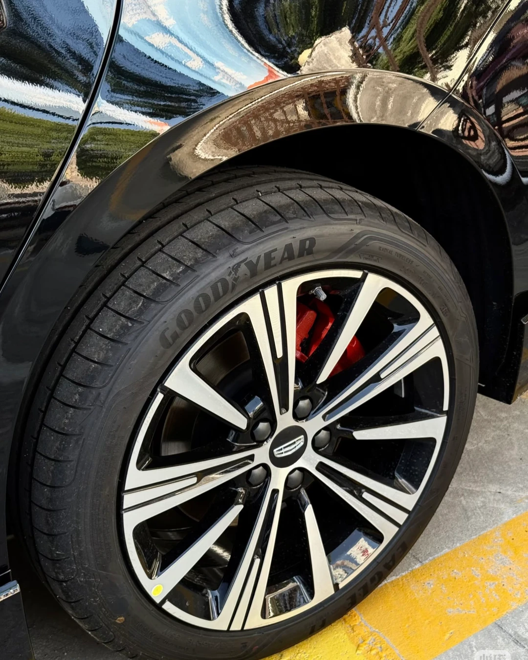 这才是国产A级车的“黑武士”颜值天花板🖤