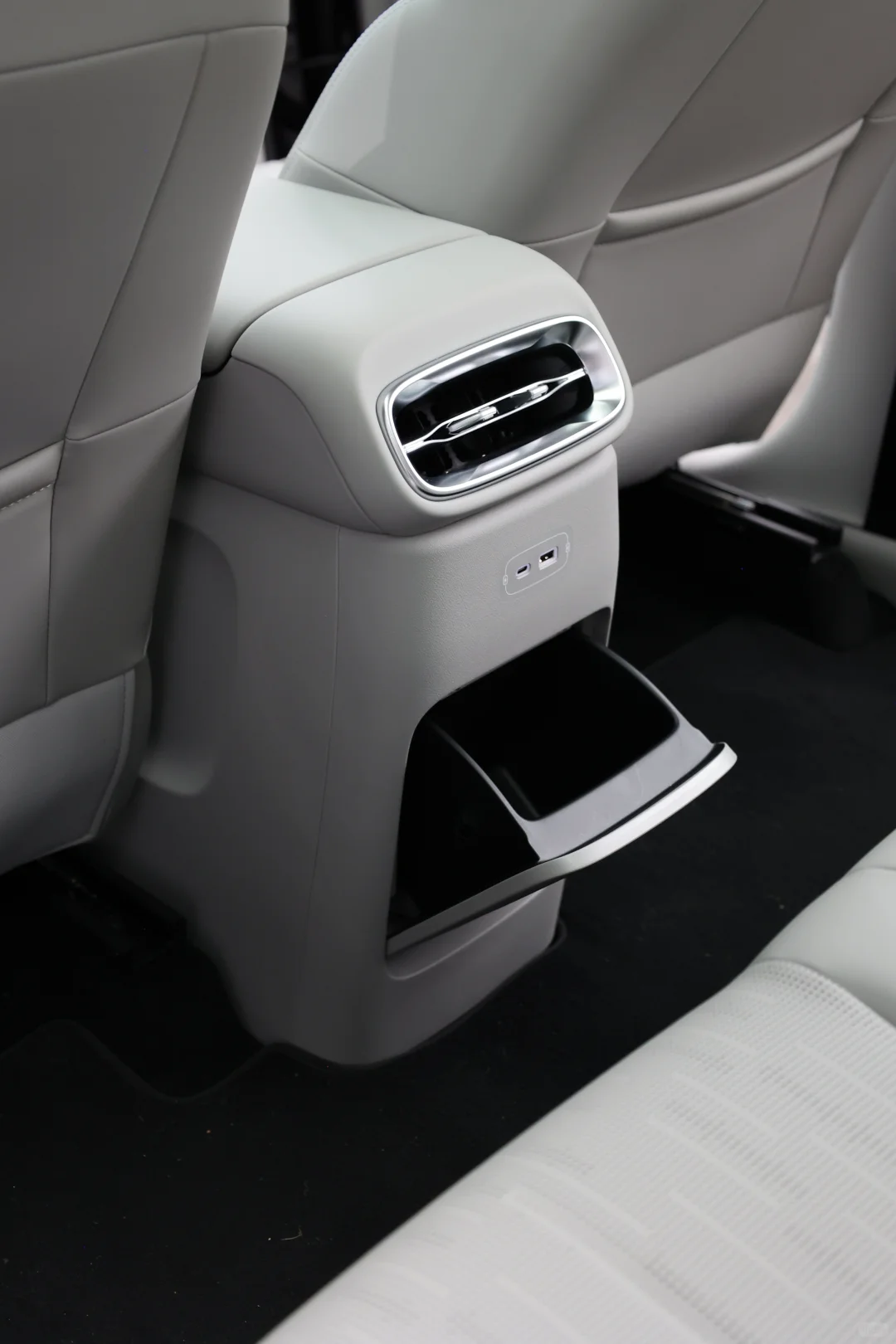 10万级纯电SUV学霸，年底买车就选它！