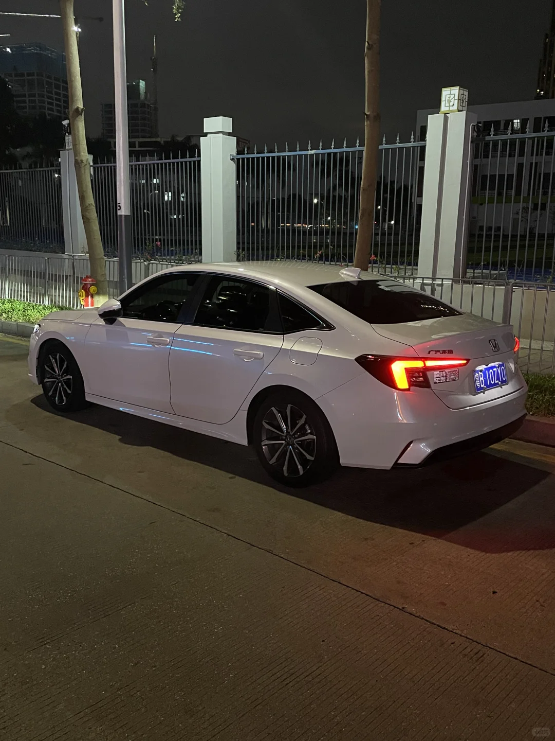 预算10w出头，燃油轿车，我推荐你买