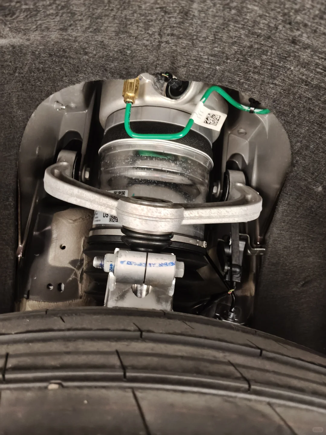 岚图泰山SUV实拍｜这设计感直接戳中审美心