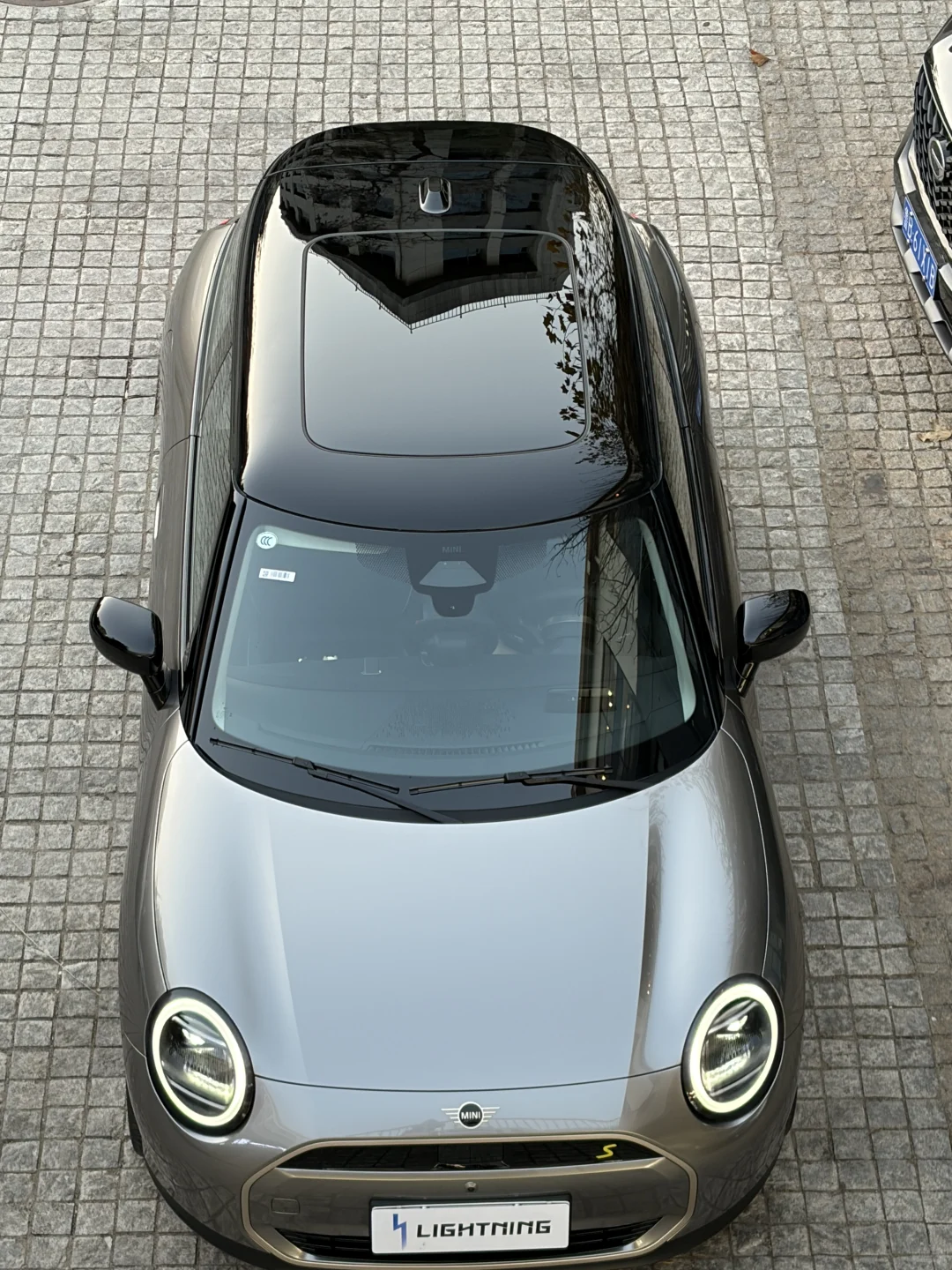 找到了电动minicooper的本命色了！！！