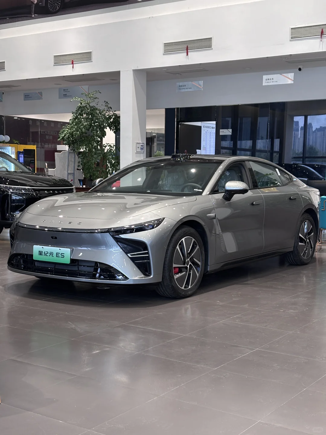 星纪元 ES 封神！15 万级电轿真卷王✨