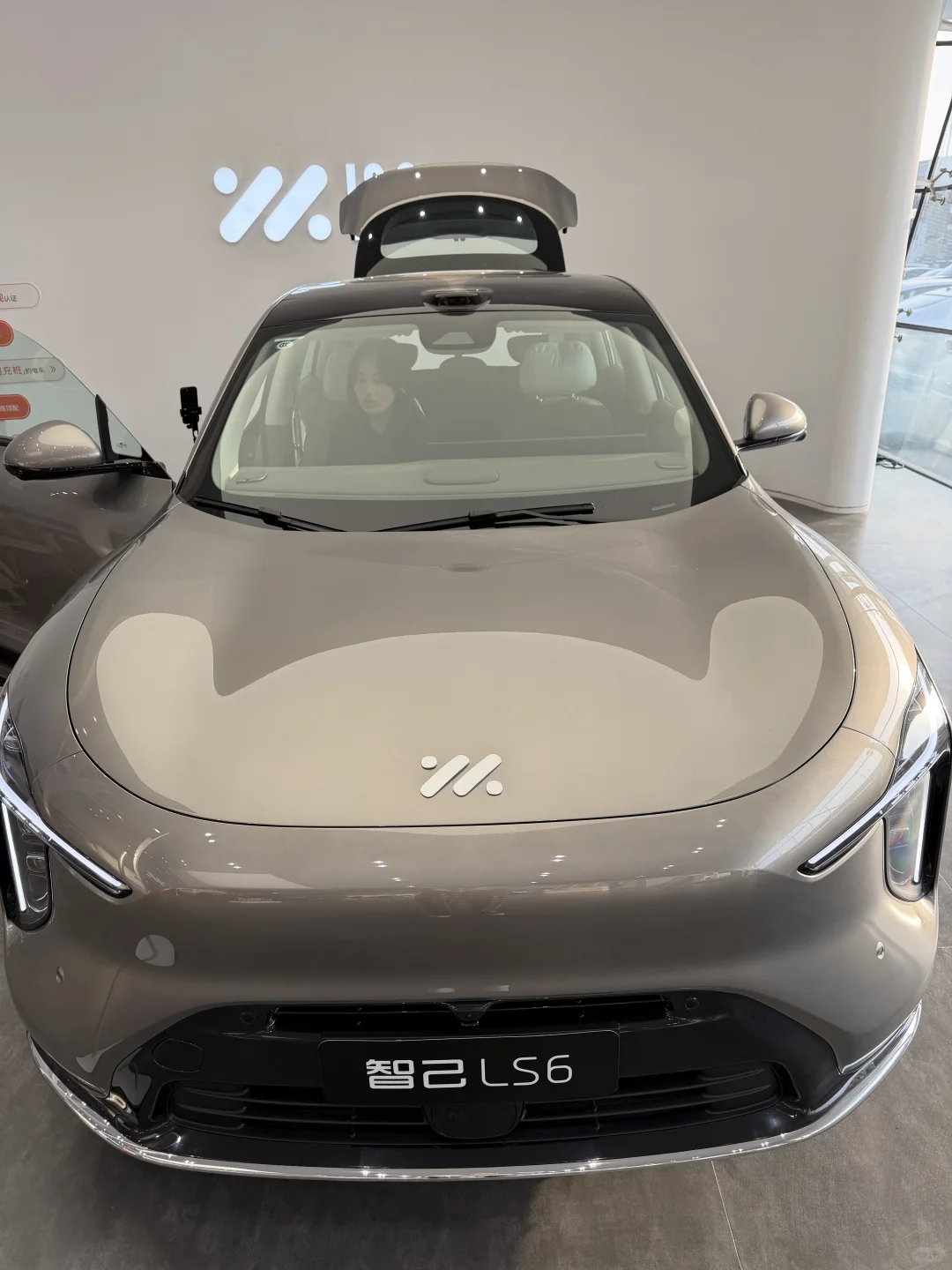 试了智己LS6，我承认对纯电SUV的偏见太深了！