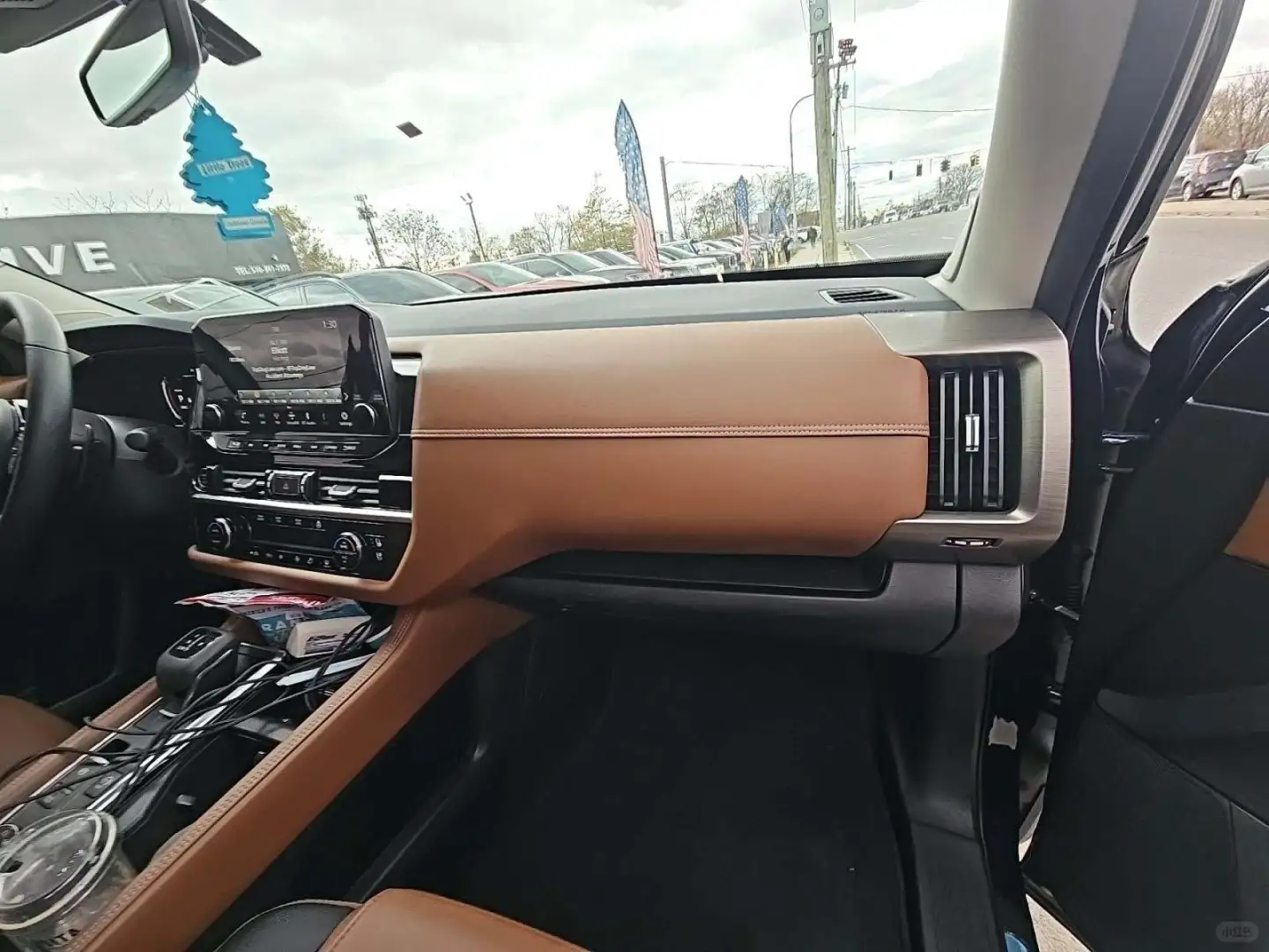 纽约2023款日产 探路者 三排豪华SUV