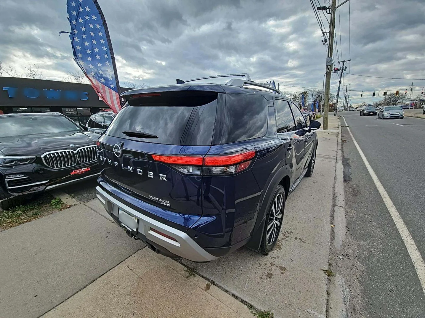 纽约2023款日产 探路者 三排豪华SUV