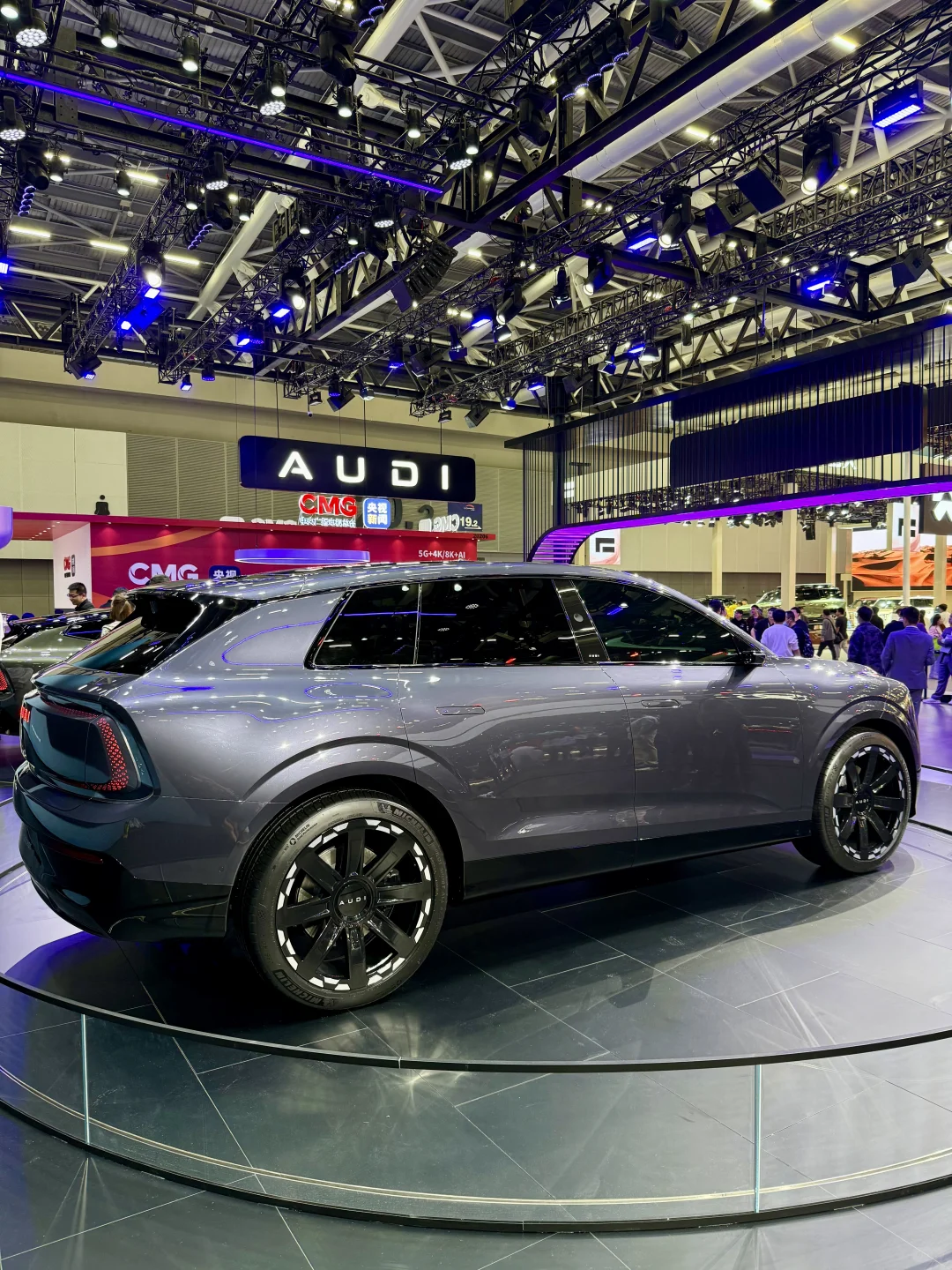 看奥迪新电动，直接被郑钦文同款戳中！