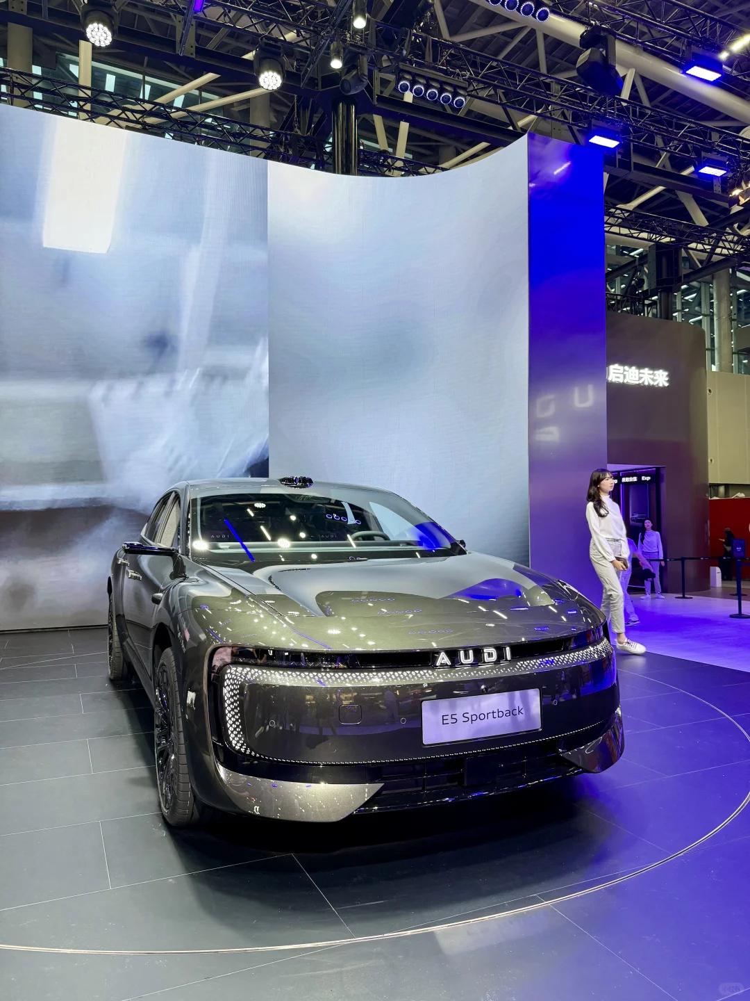 看奥迪新电动，直接被郑钦文同款戳中！