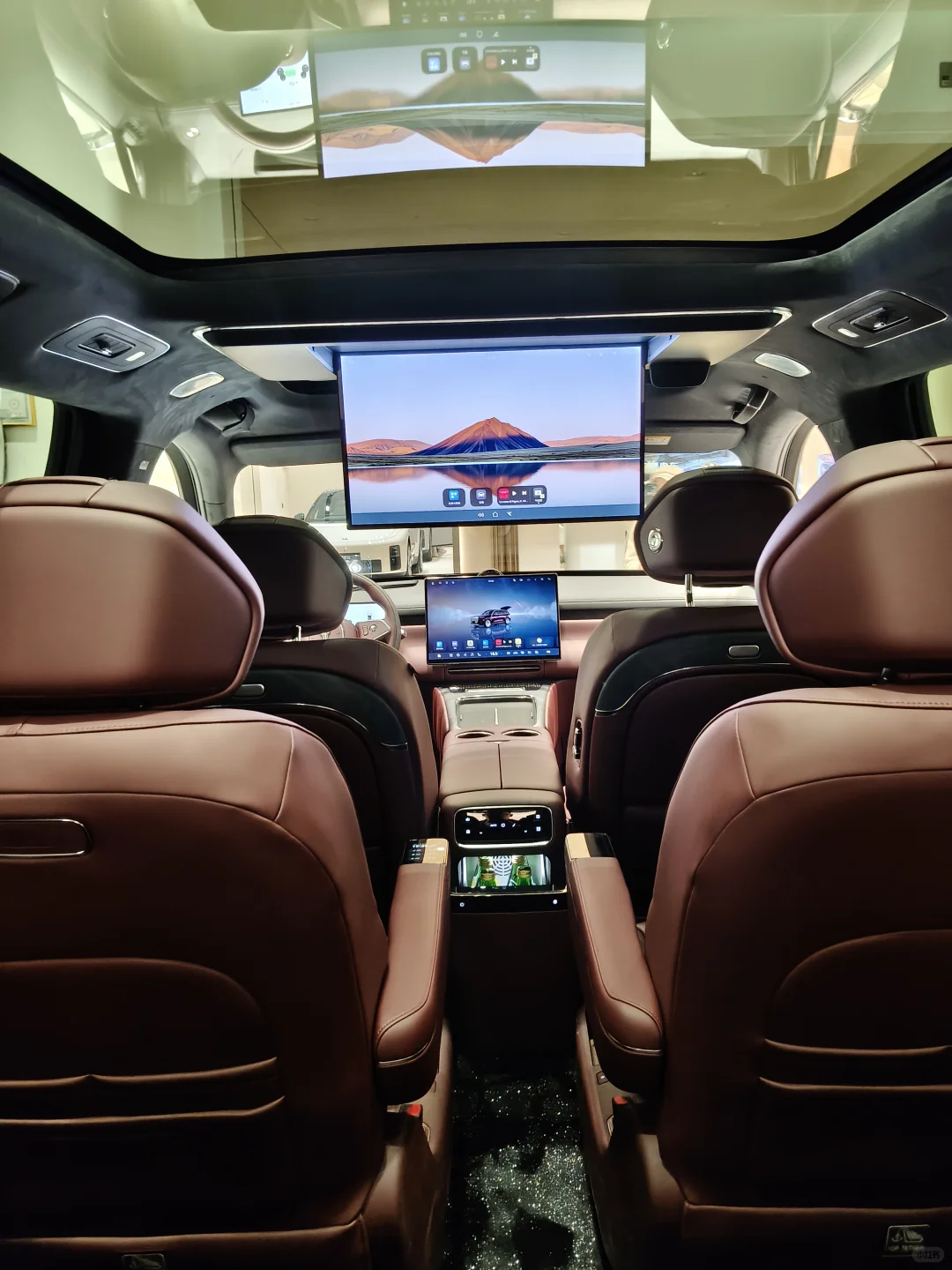 岚图泰山SUV实拍｜这设计感直接戳中审美心