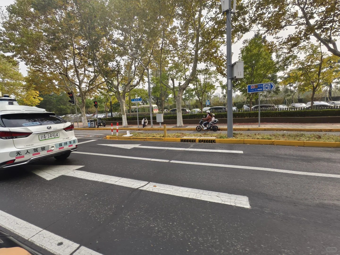 看到了上海的无人智驾，速度还很快