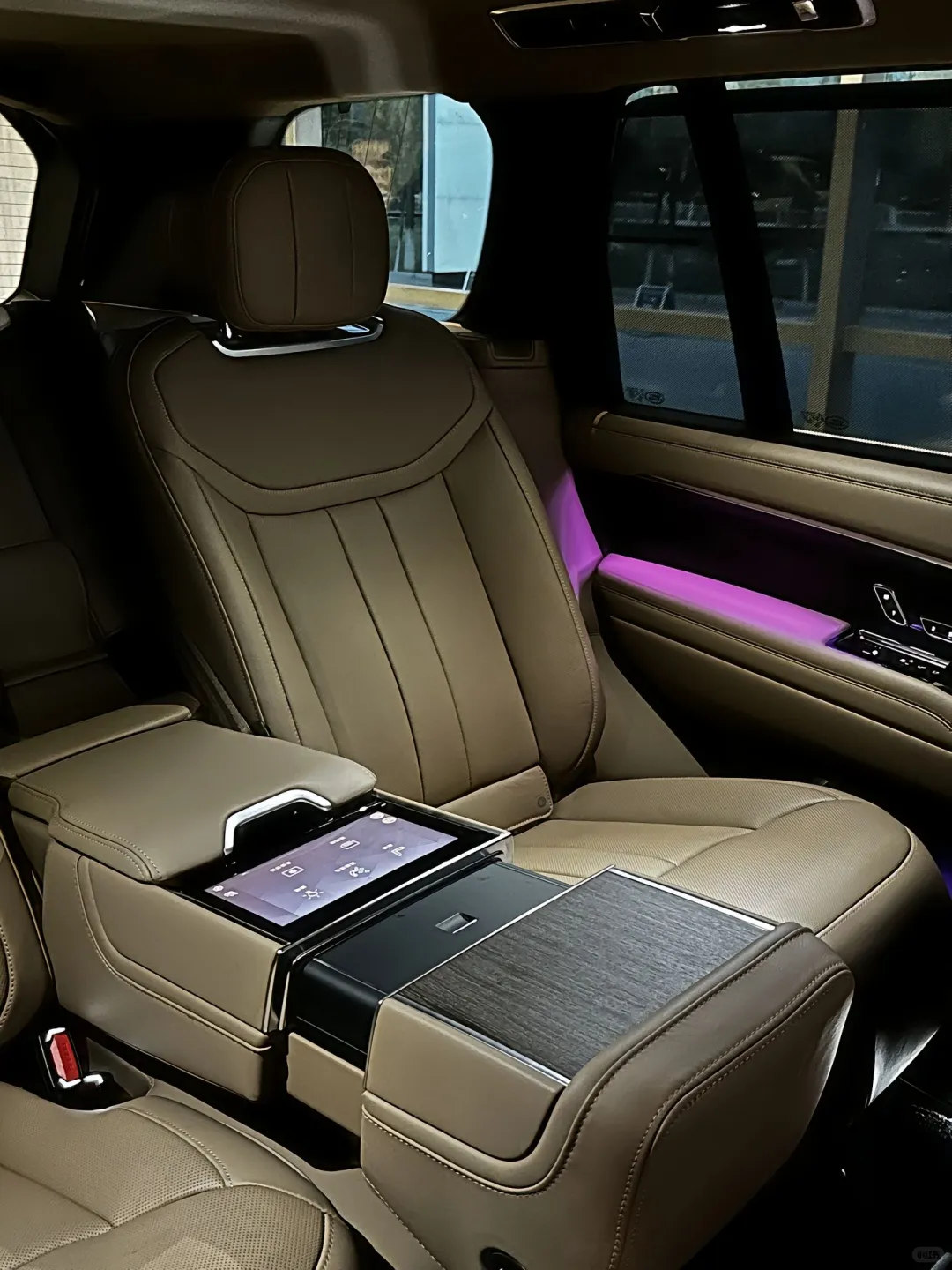 越看越有魅力的一台车 路虎揽胜