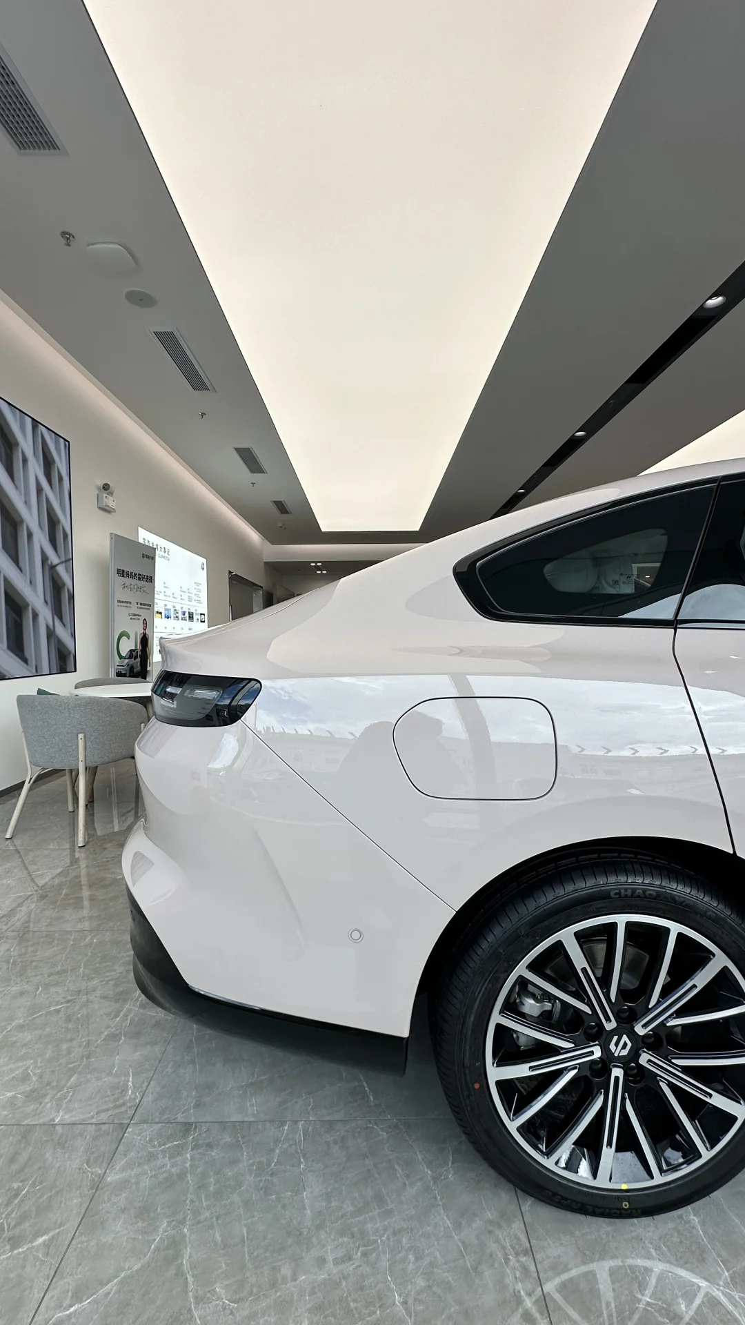 🔥 标题:7万+开走至高650km续航轿跑?!零跑B