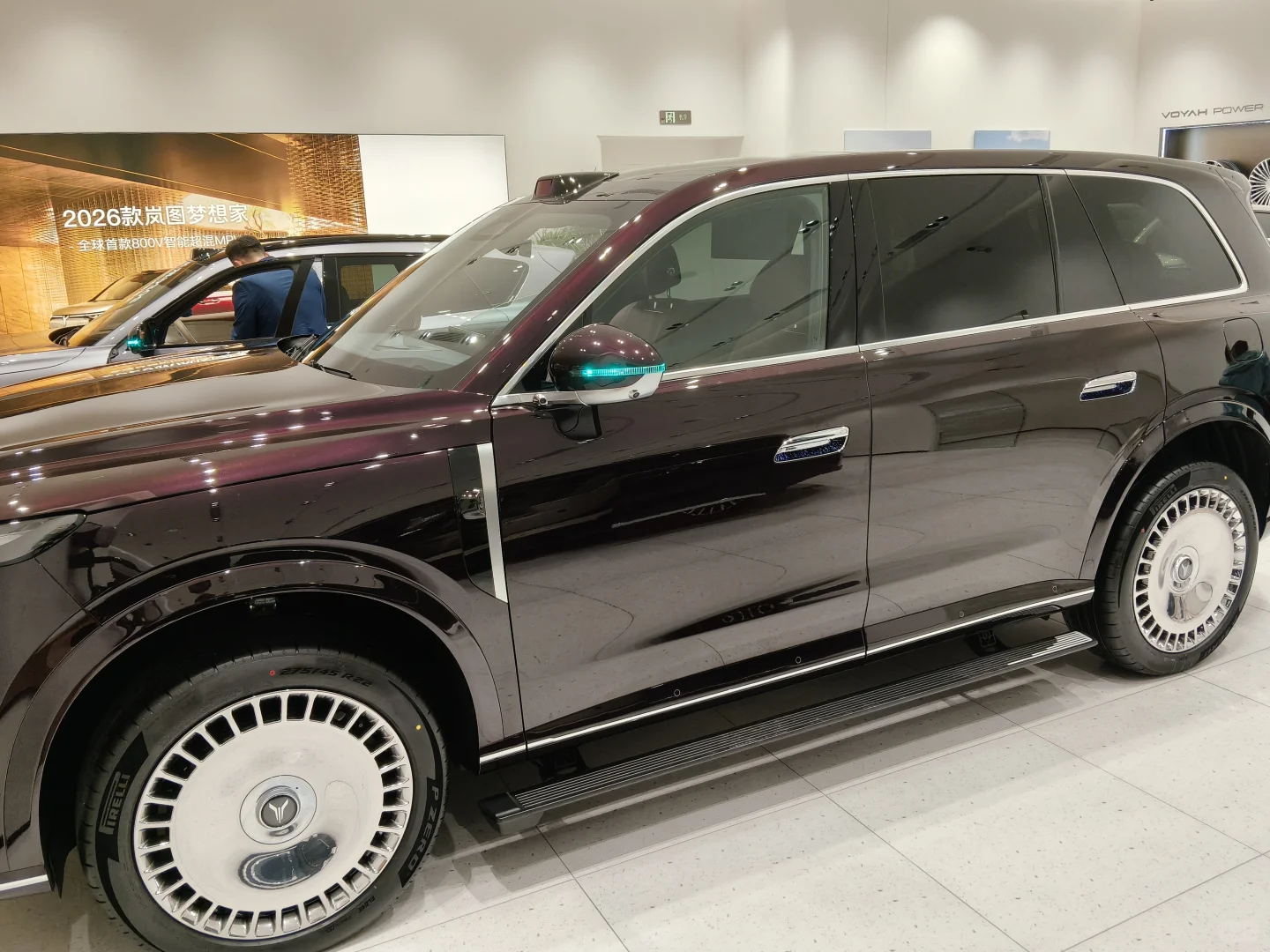 岚图泰山SUV实拍｜这设计感直接戳中审美心