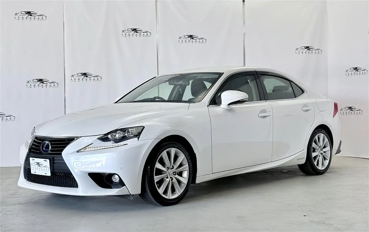 雷克萨斯IS 300H混动，盲点监测，雷达巡航