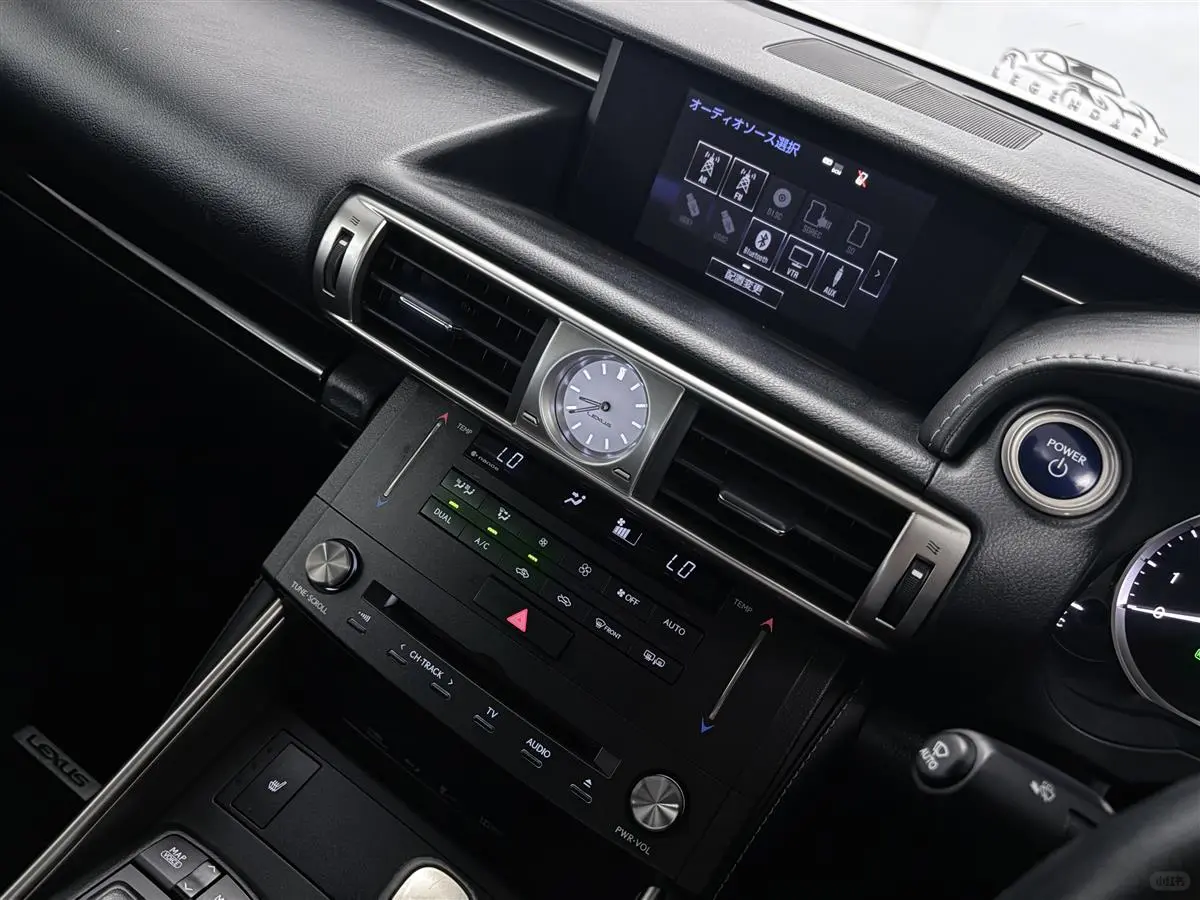 雷克萨斯IS 300H混动，盲点监测，雷达巡航