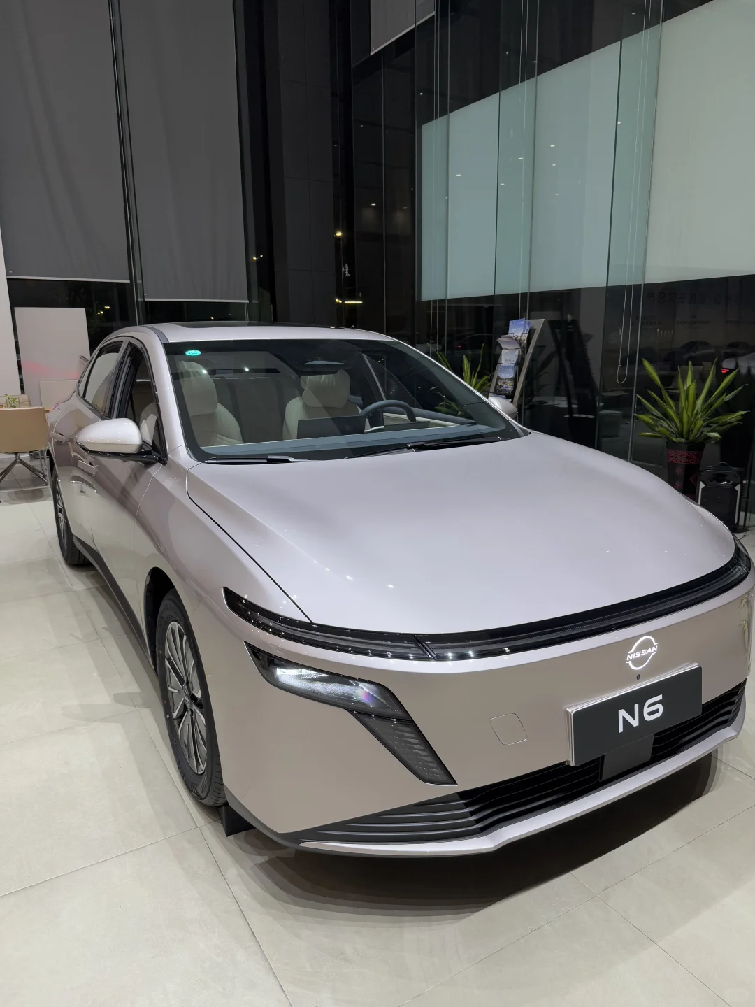 东风日产N6💥 插混轿车来袭，福利拉满