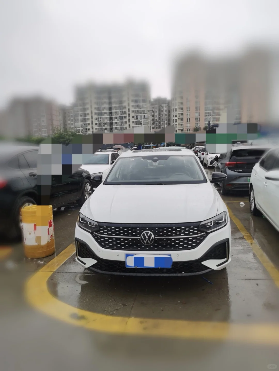 女生月入8k，买了辆10w朗逸~