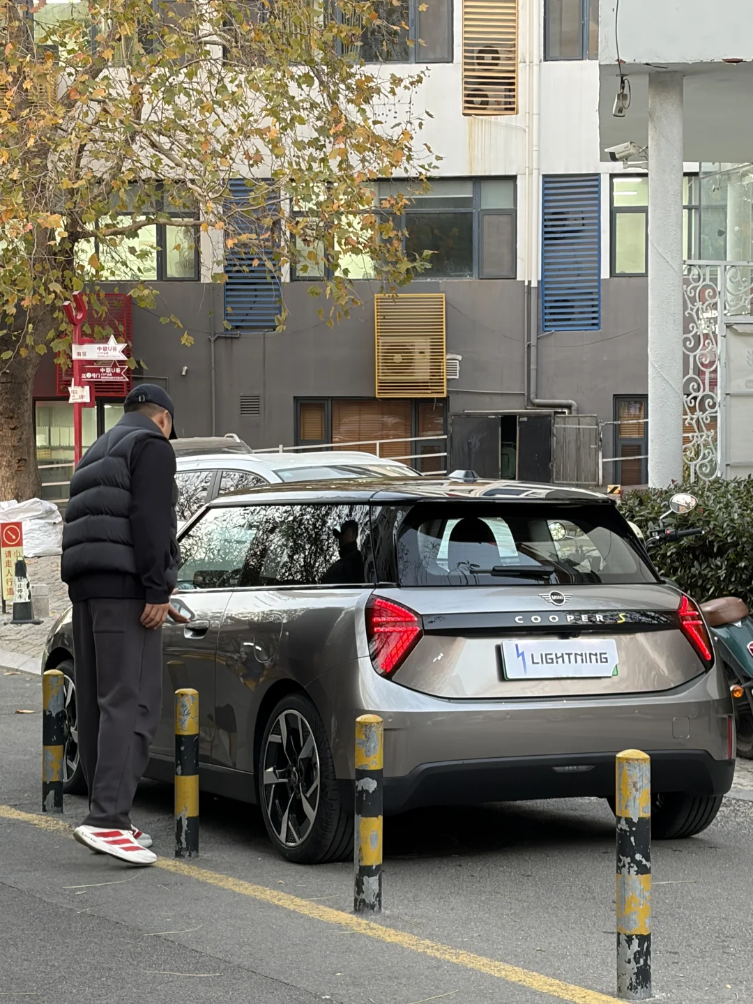 找到了电动minicooper的本命色了！！！