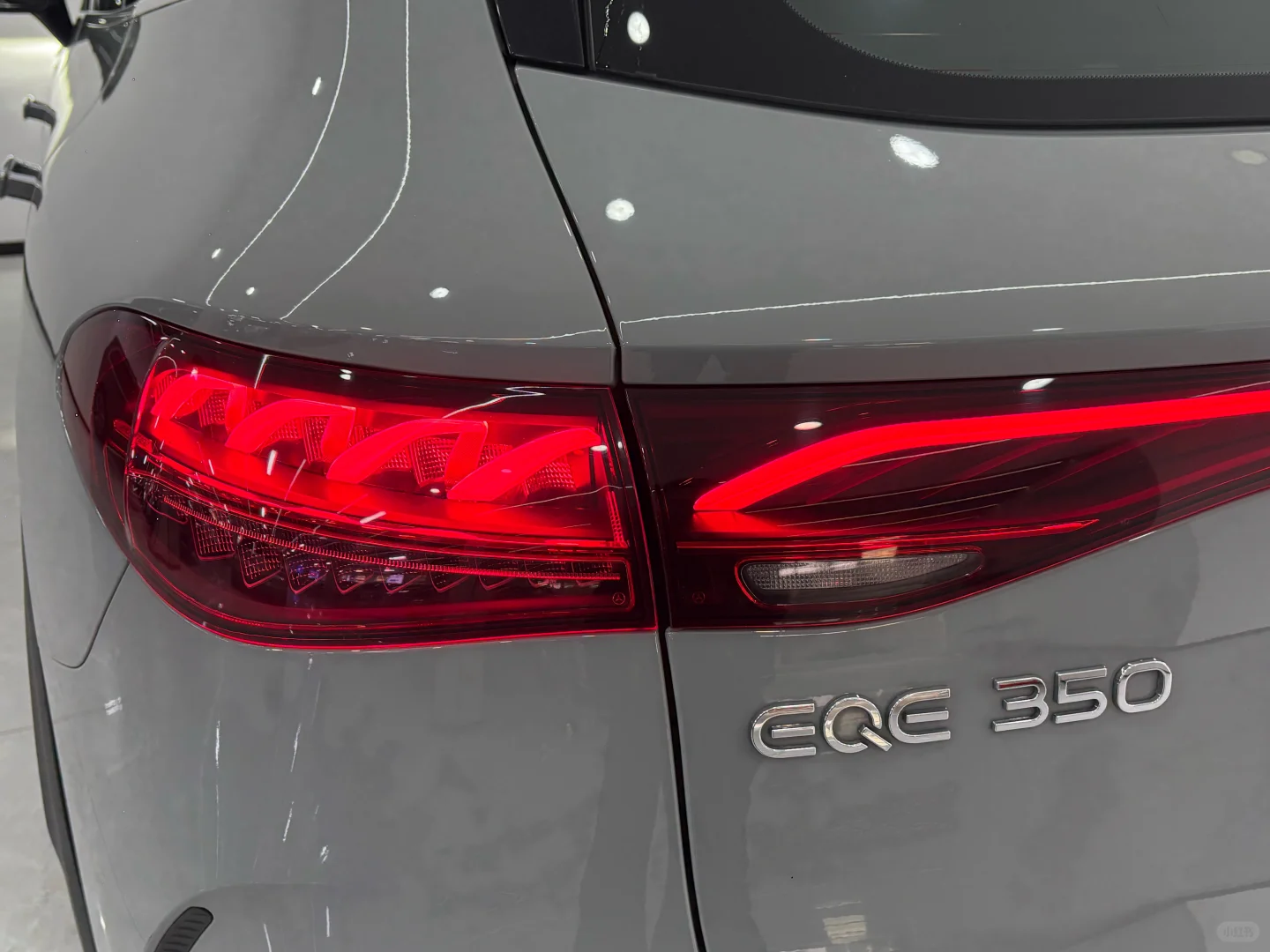 沪牌奔驰EQE SUV 2023款 350 4MATIC 豪华版