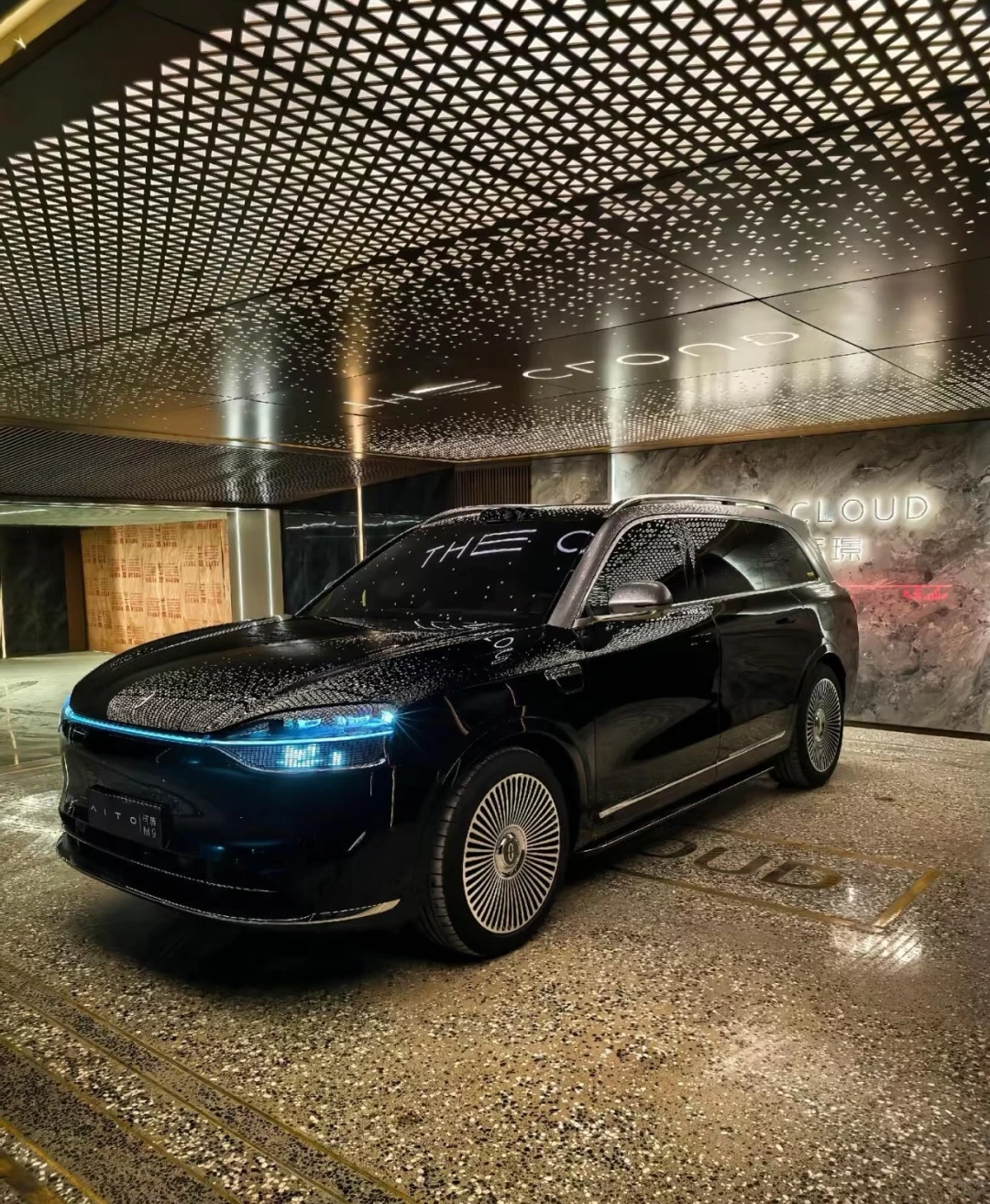 问界M9外观鉴赏，美到窒息！